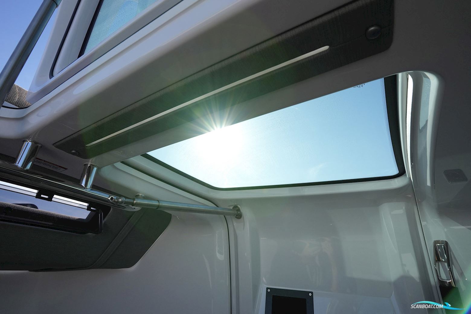 Axopar  37 XC Cross Cabin Mediterrana Edition