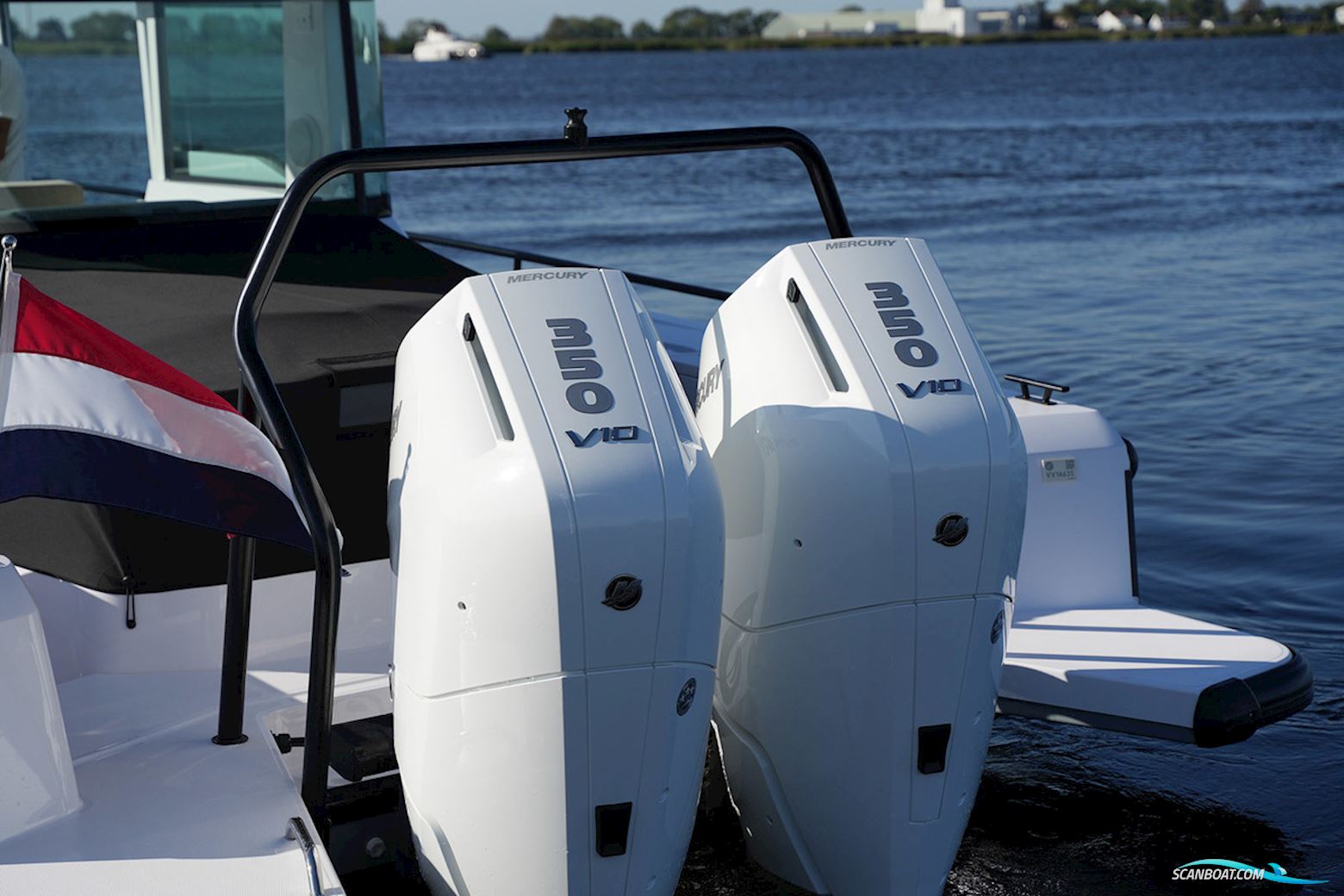 Axopar  37 XC Cross Cabin Mediterrana Edition