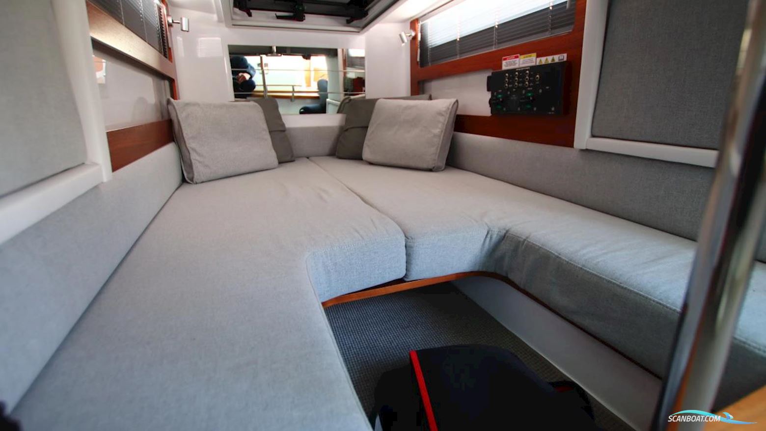 AXOPAR 28 Aft Cabin