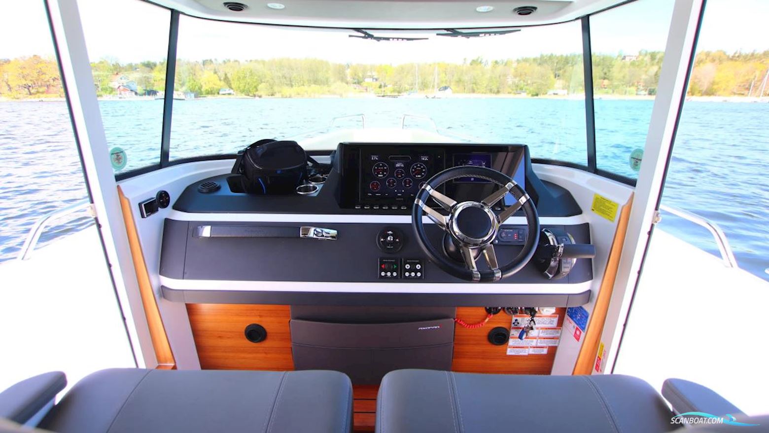 AXOPAR 28 Aft Cabin