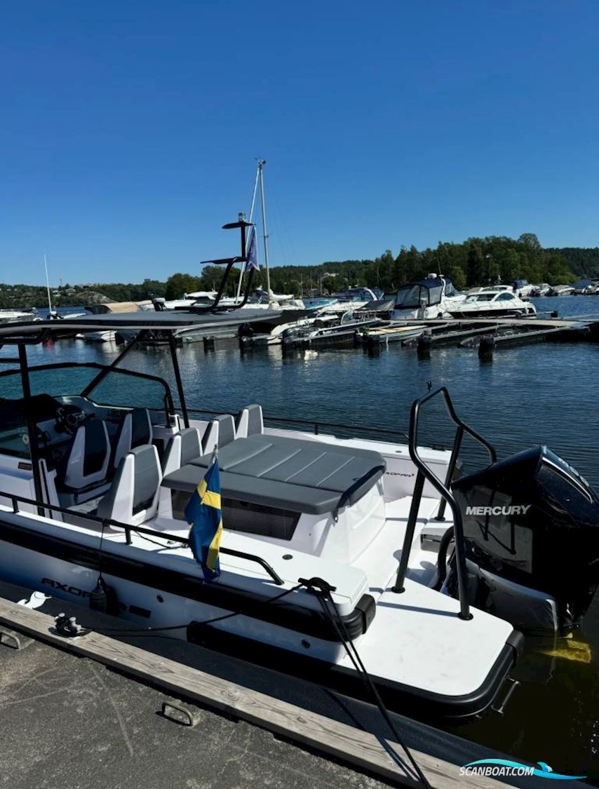 Axopar 28 Brabus T-Top