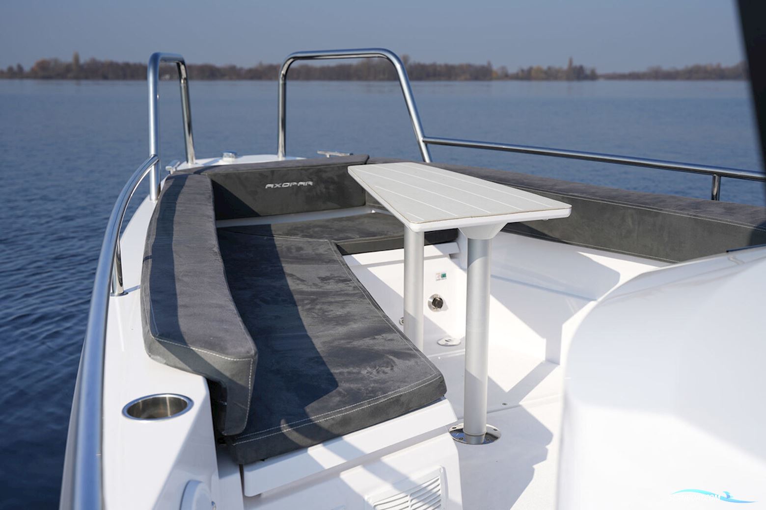 Axopar 28 Cabin - AC