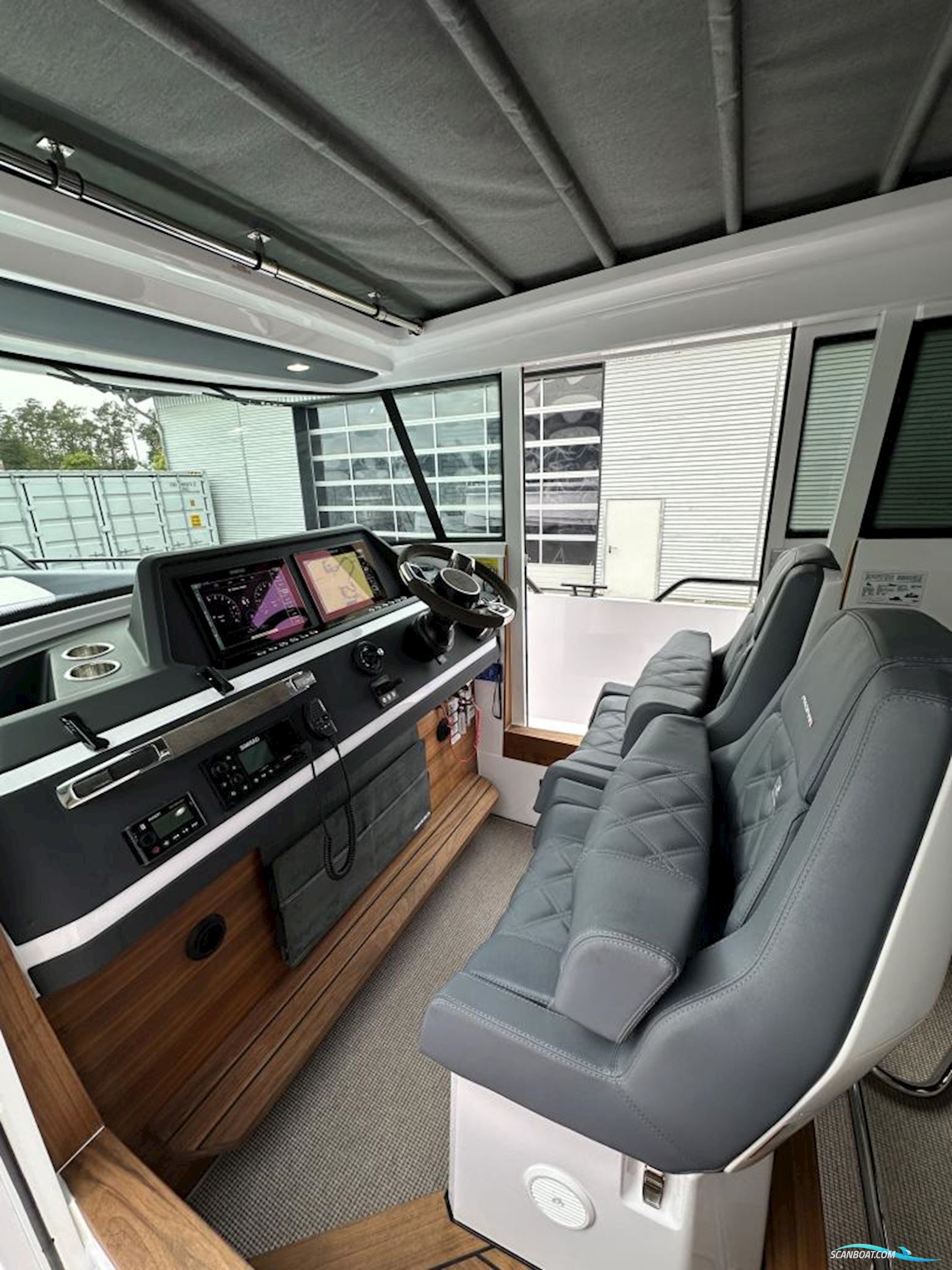 Axopar 28 Cabin - Reserviert