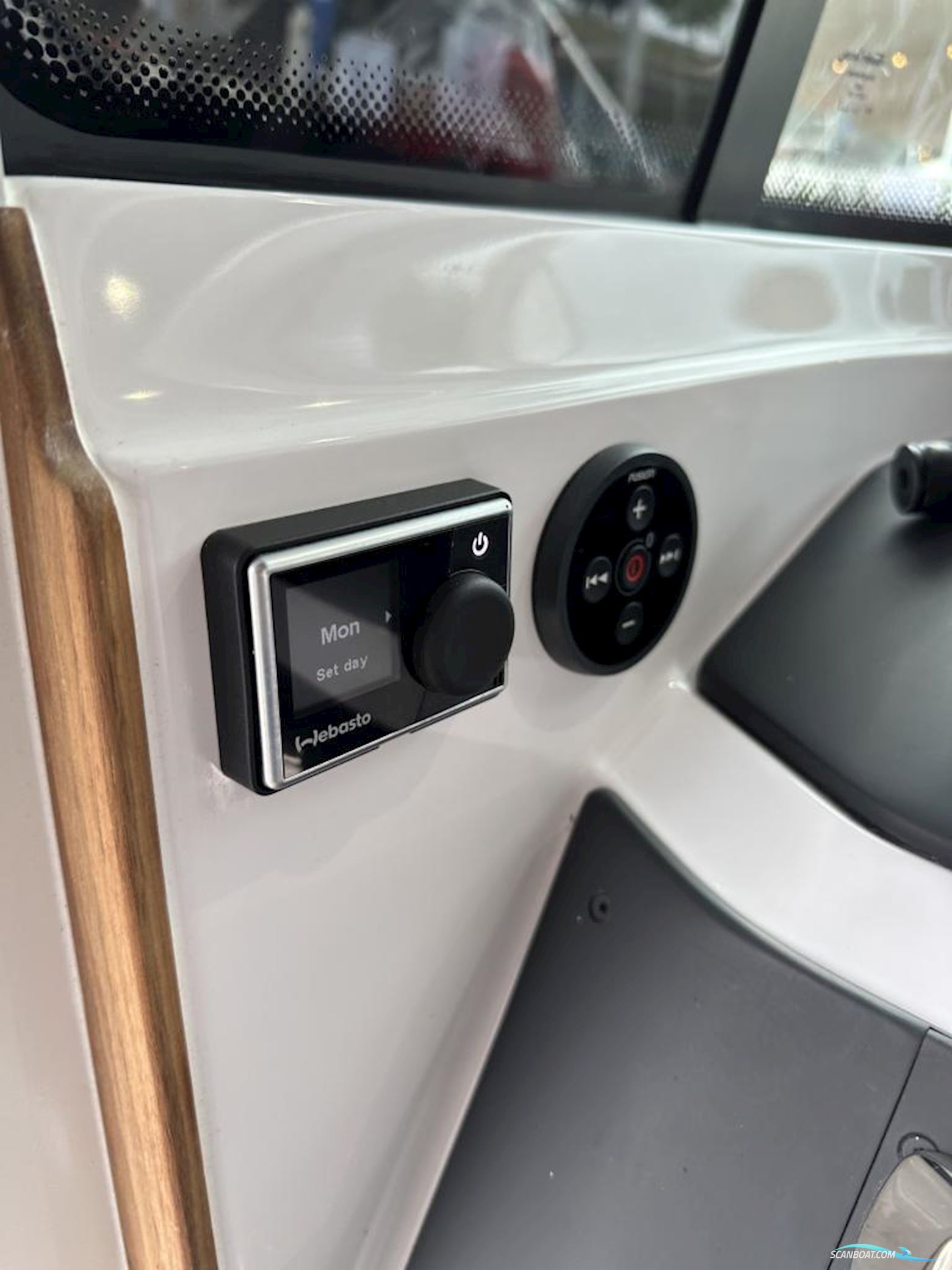 AXOPAR 28 Cabin - Wetbar