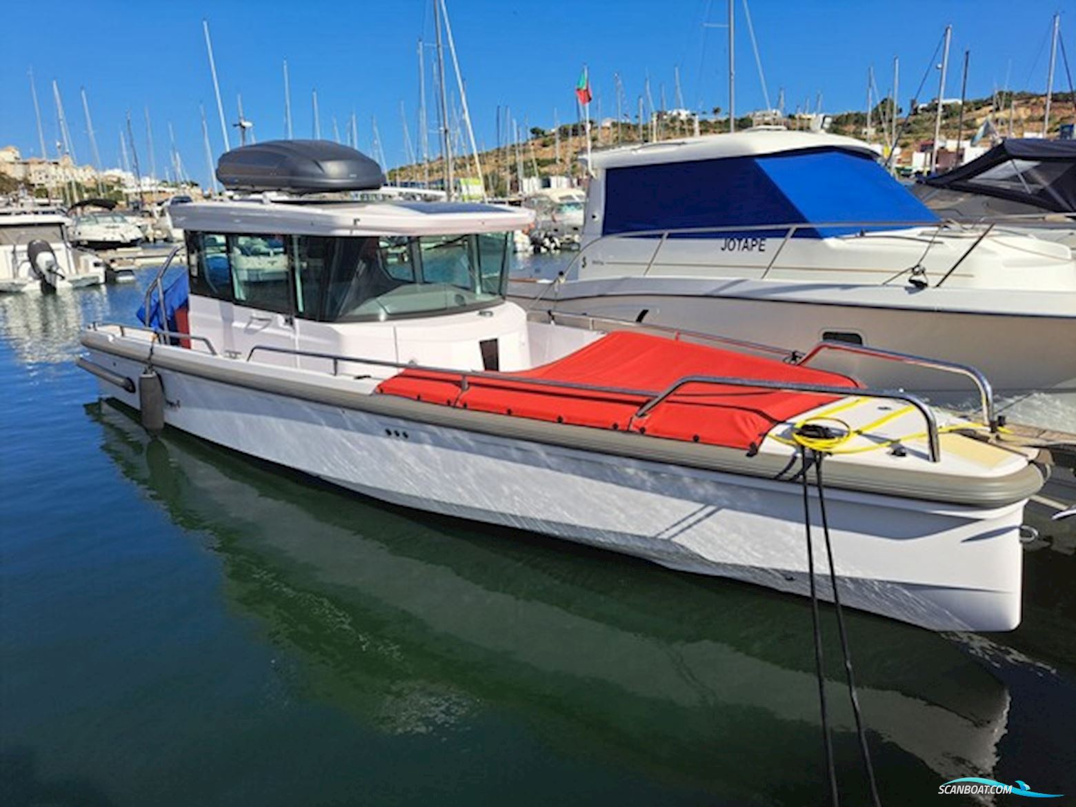 Axopar 28 Cabin Motorbåt 2022, med Mercury Verado V8 300XL motor, Portugal