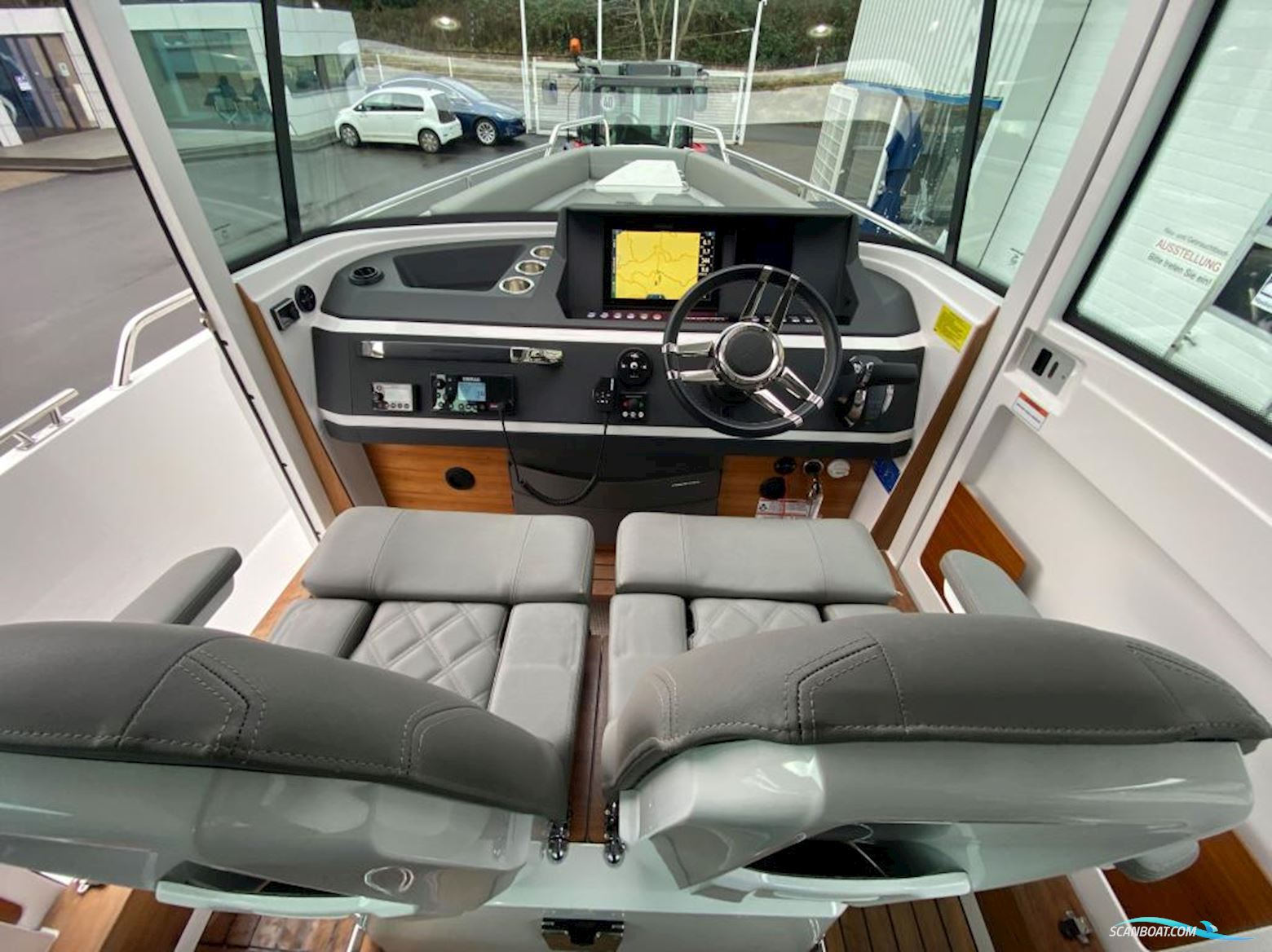 Axopar 28 Cabin