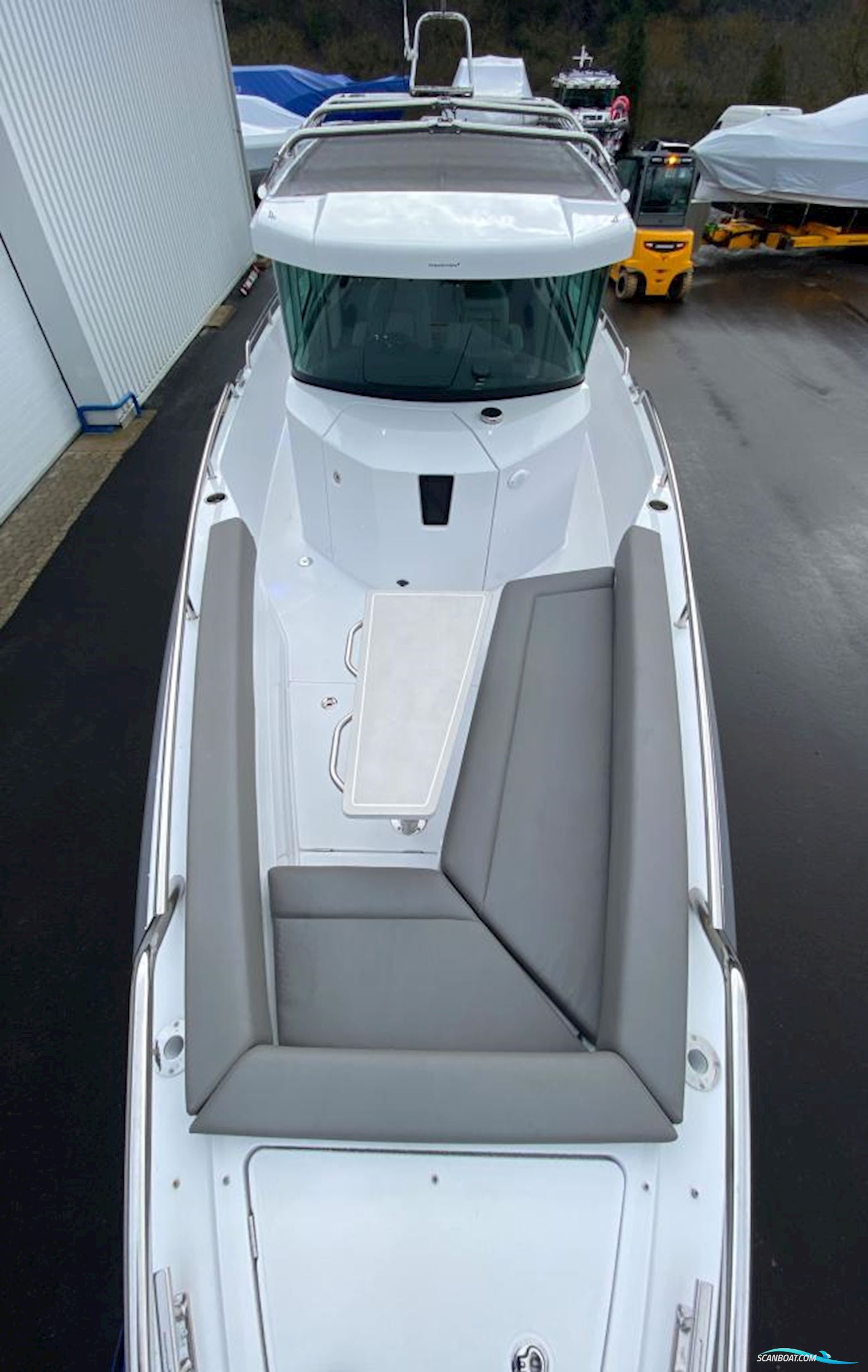 Axopar 28 Cabin