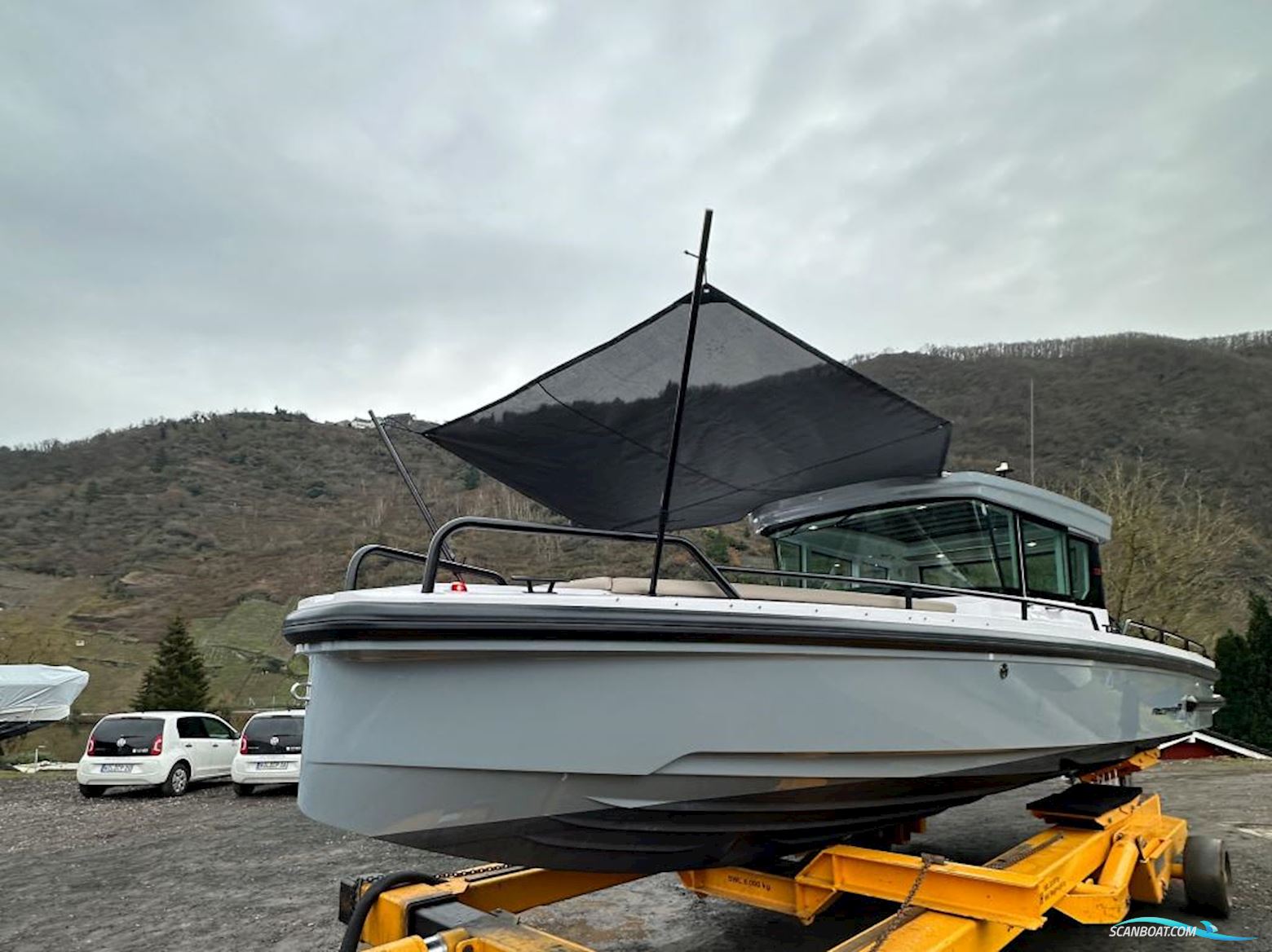 Axopar 28 Cabin