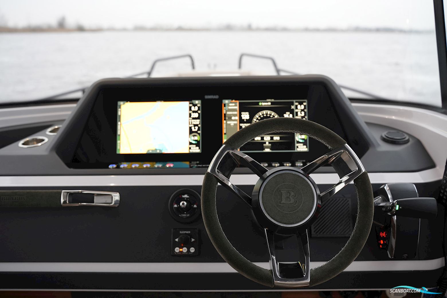Axopar 28 Cabin