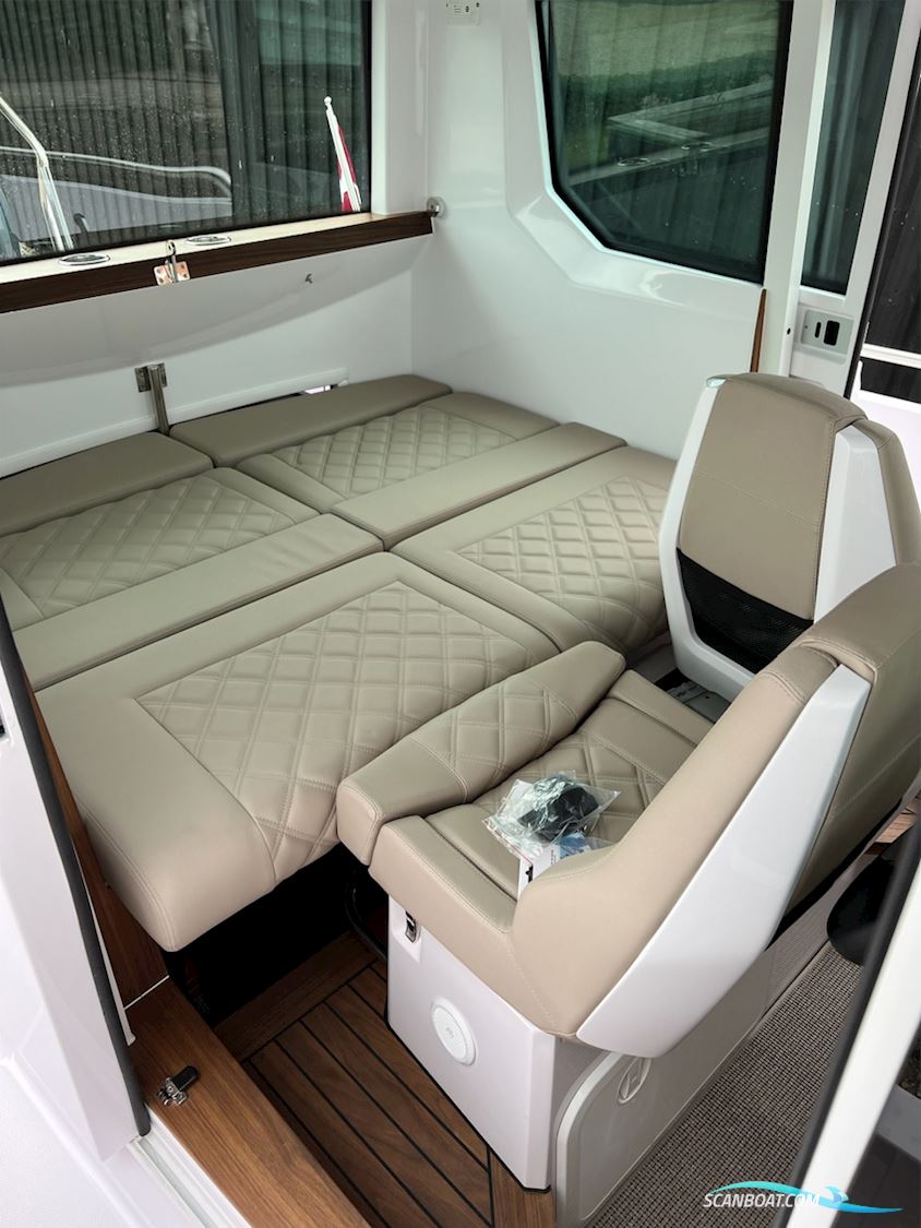 Axopar 28 Cross Cabin