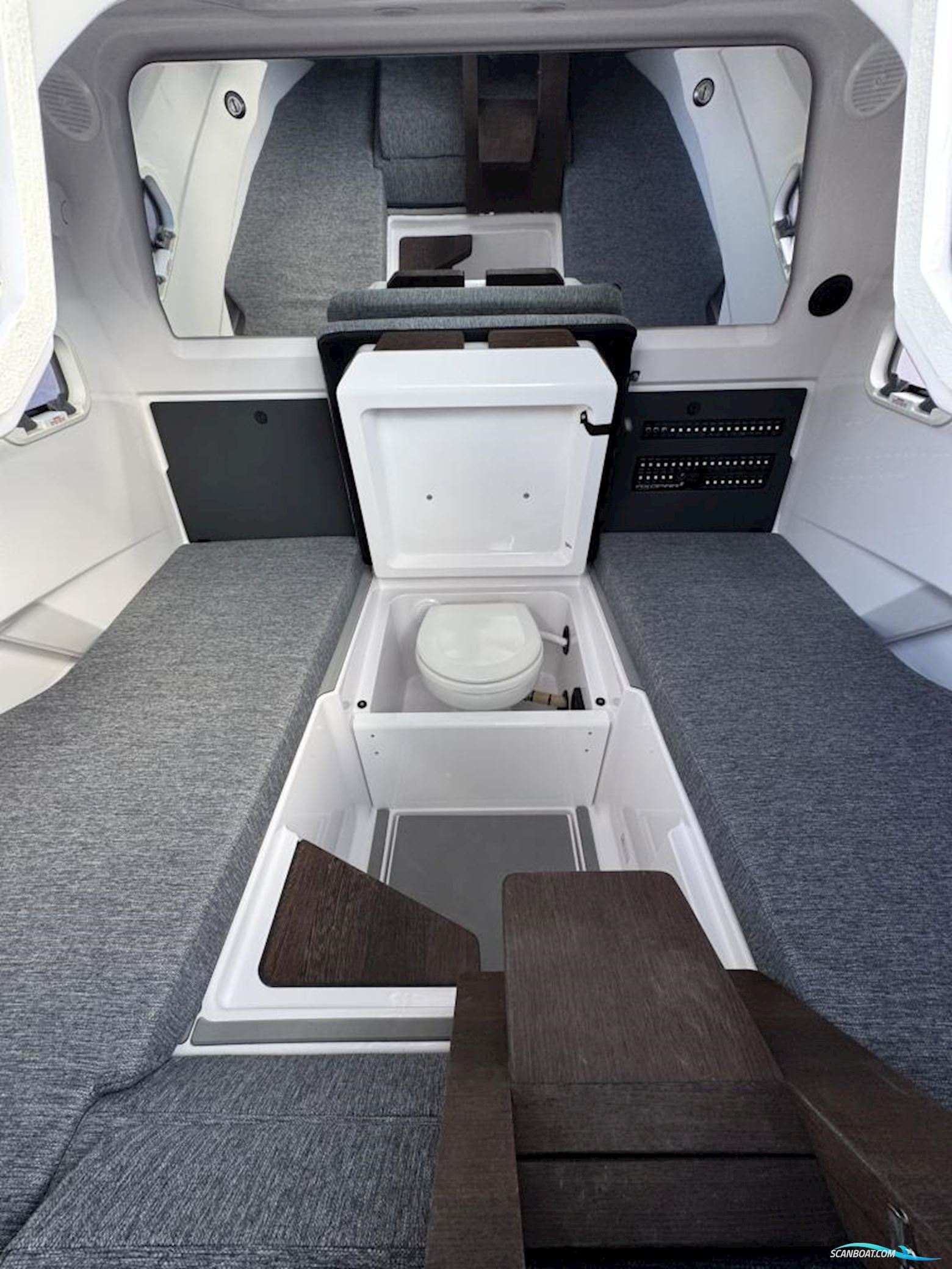 Axopar 29 Cross Cabin