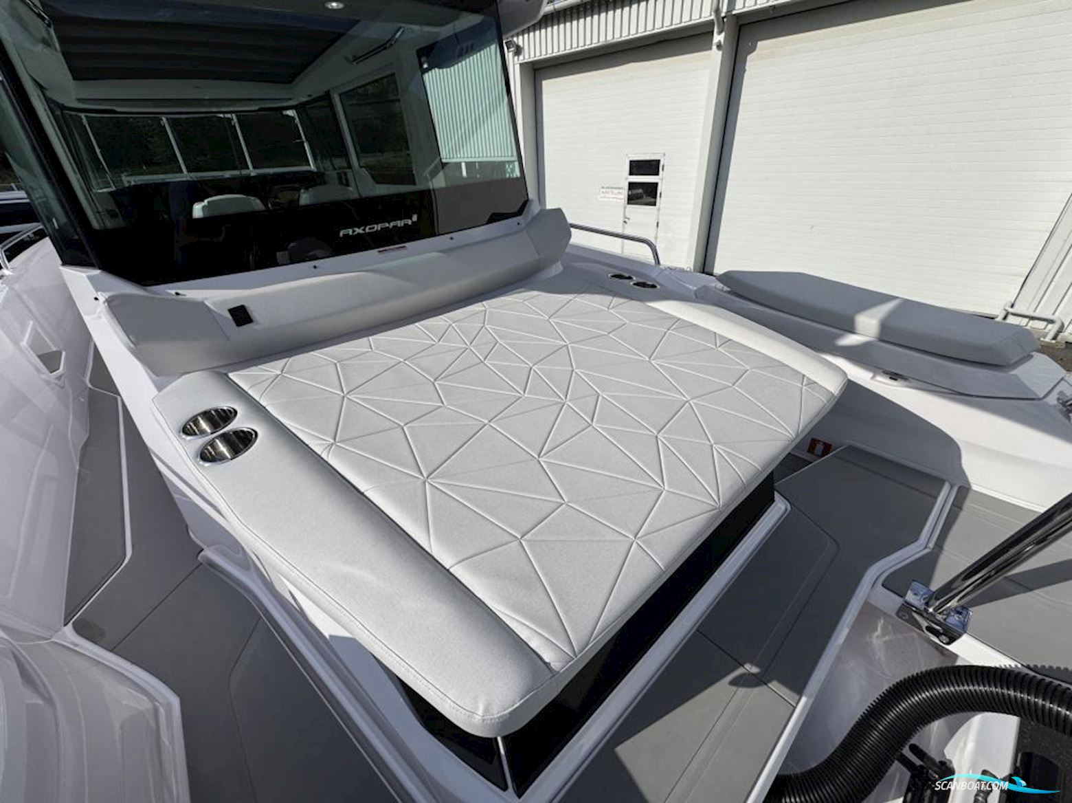 Axopar 29 Cross Cabin