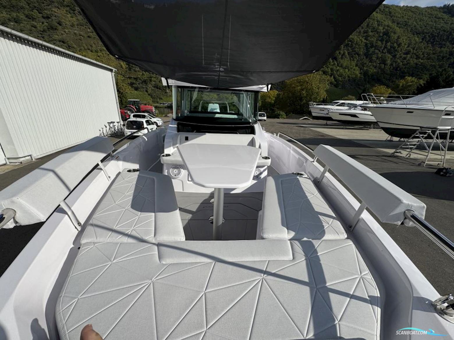 Axopar 29 Cross Cabin