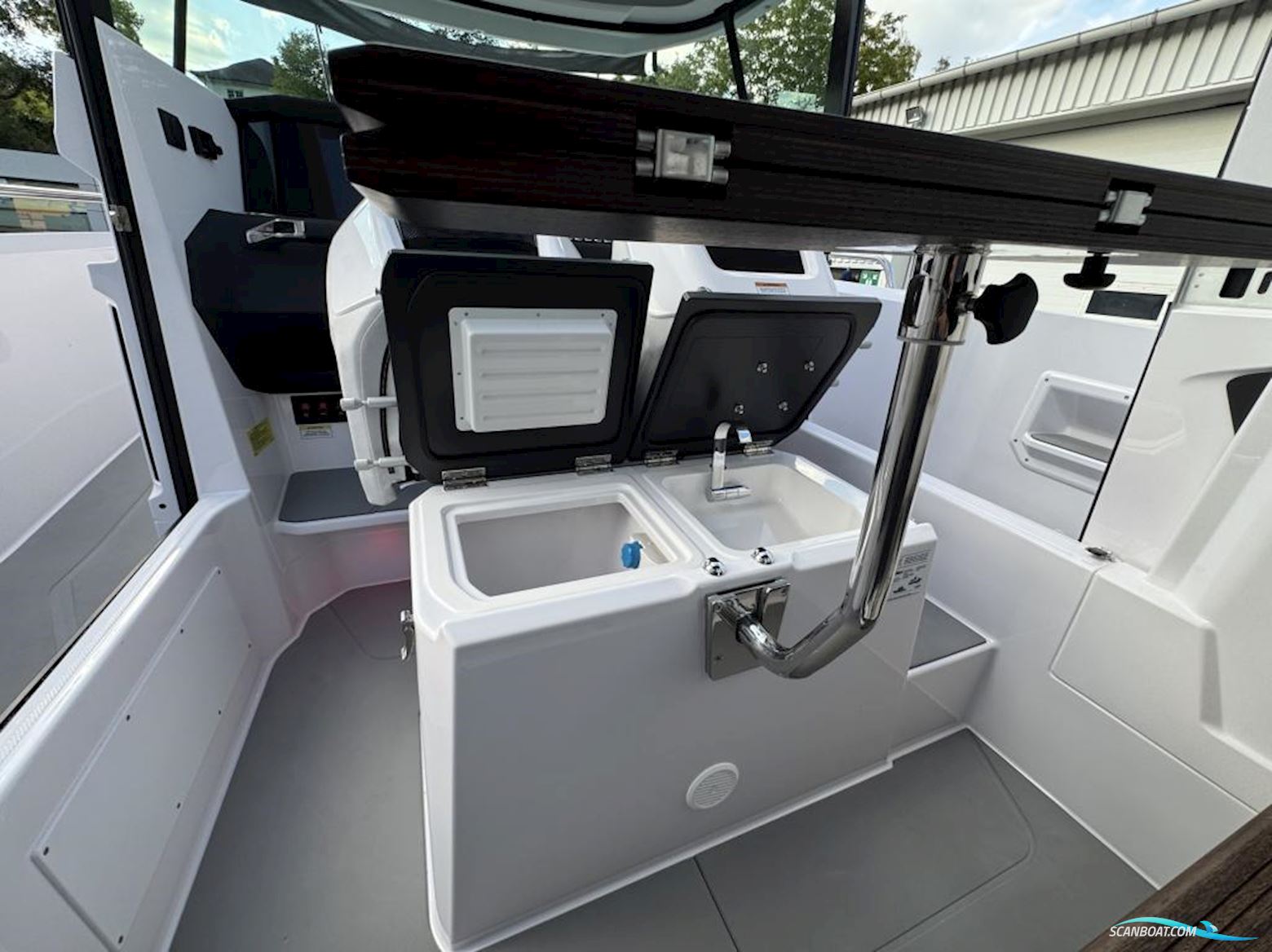 Axopar 29 Cross Cabin