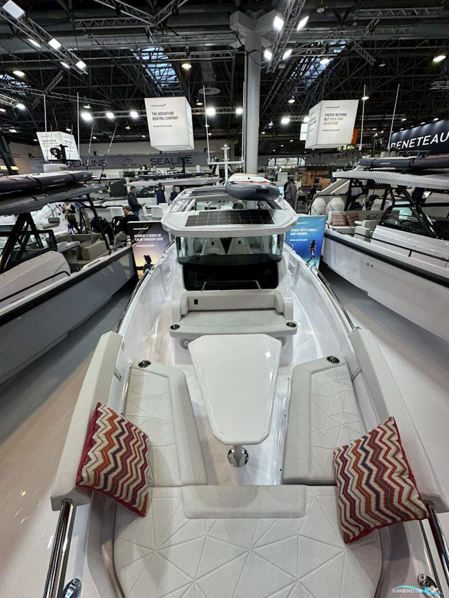 AXOPAR 29 Cross Cabin