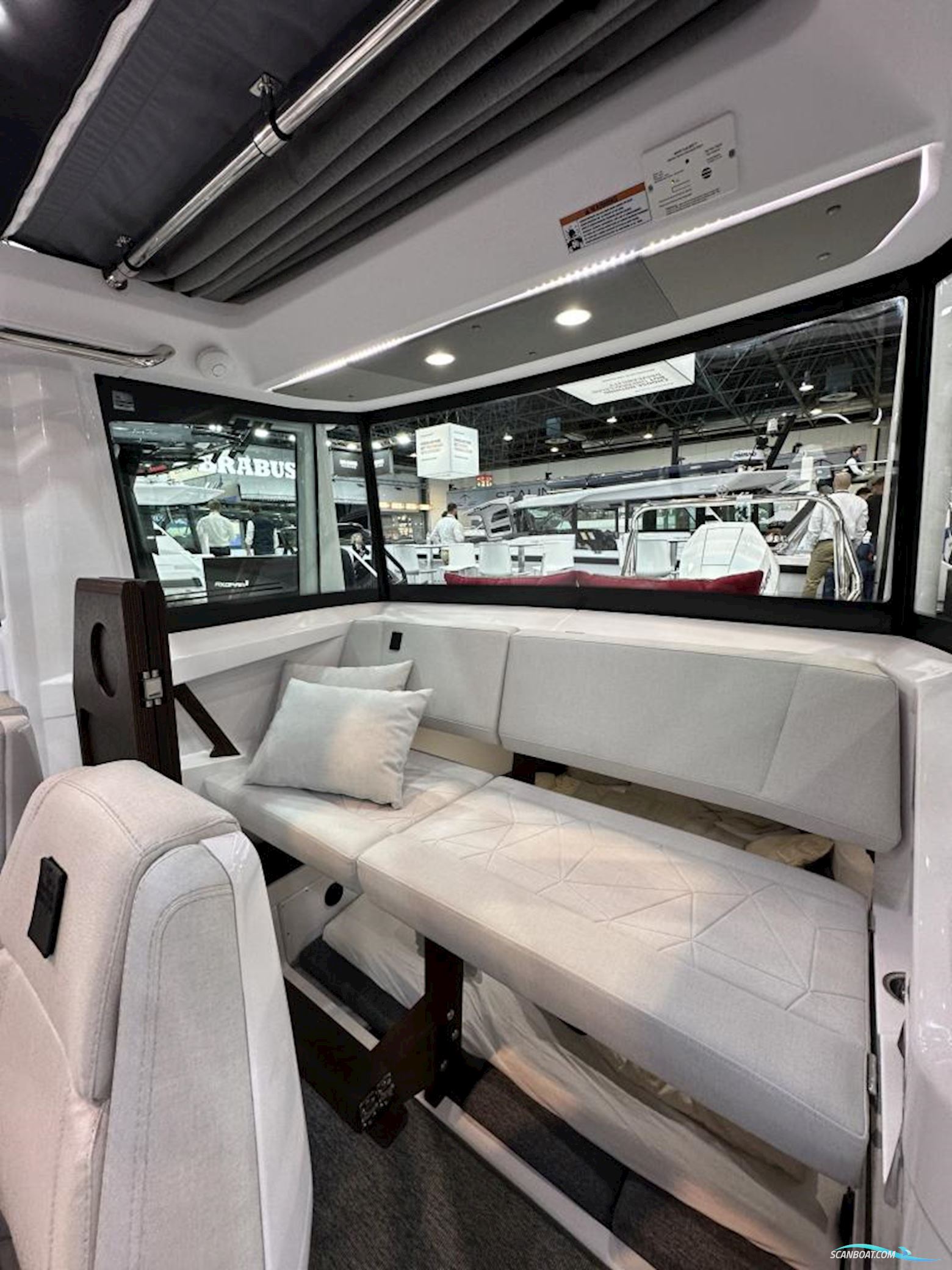 AXOPAR 29 Cross Cabin