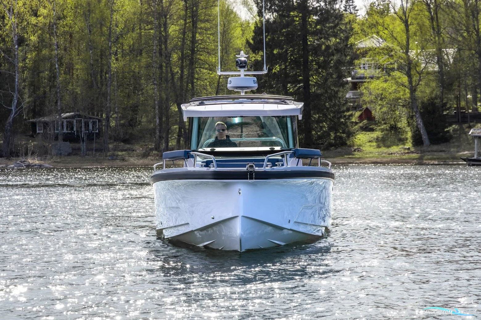 Axopar 29 XC Cross Cabin - Twin Mercury F200