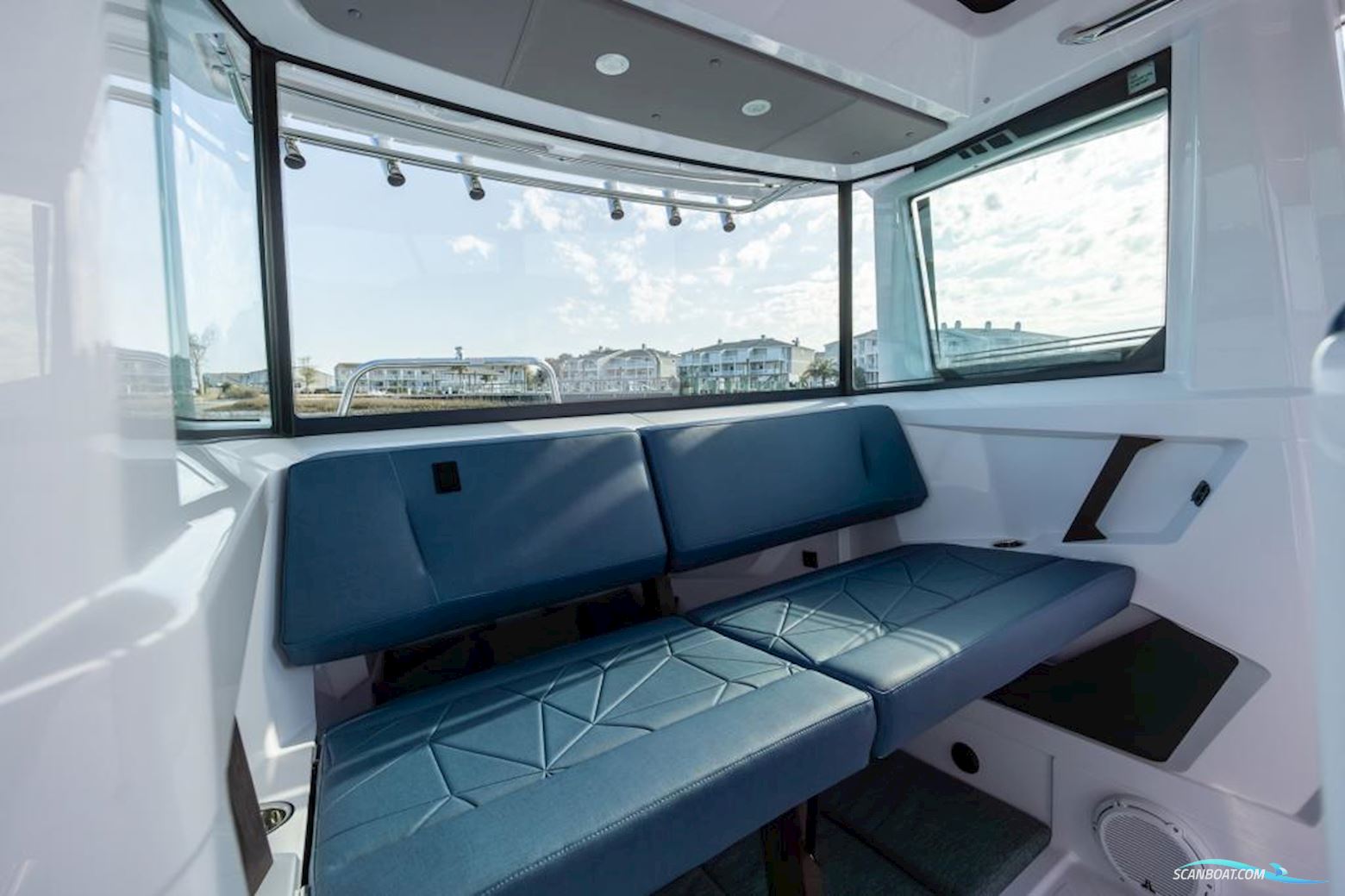 Axopar 29 XC Cross Cabin