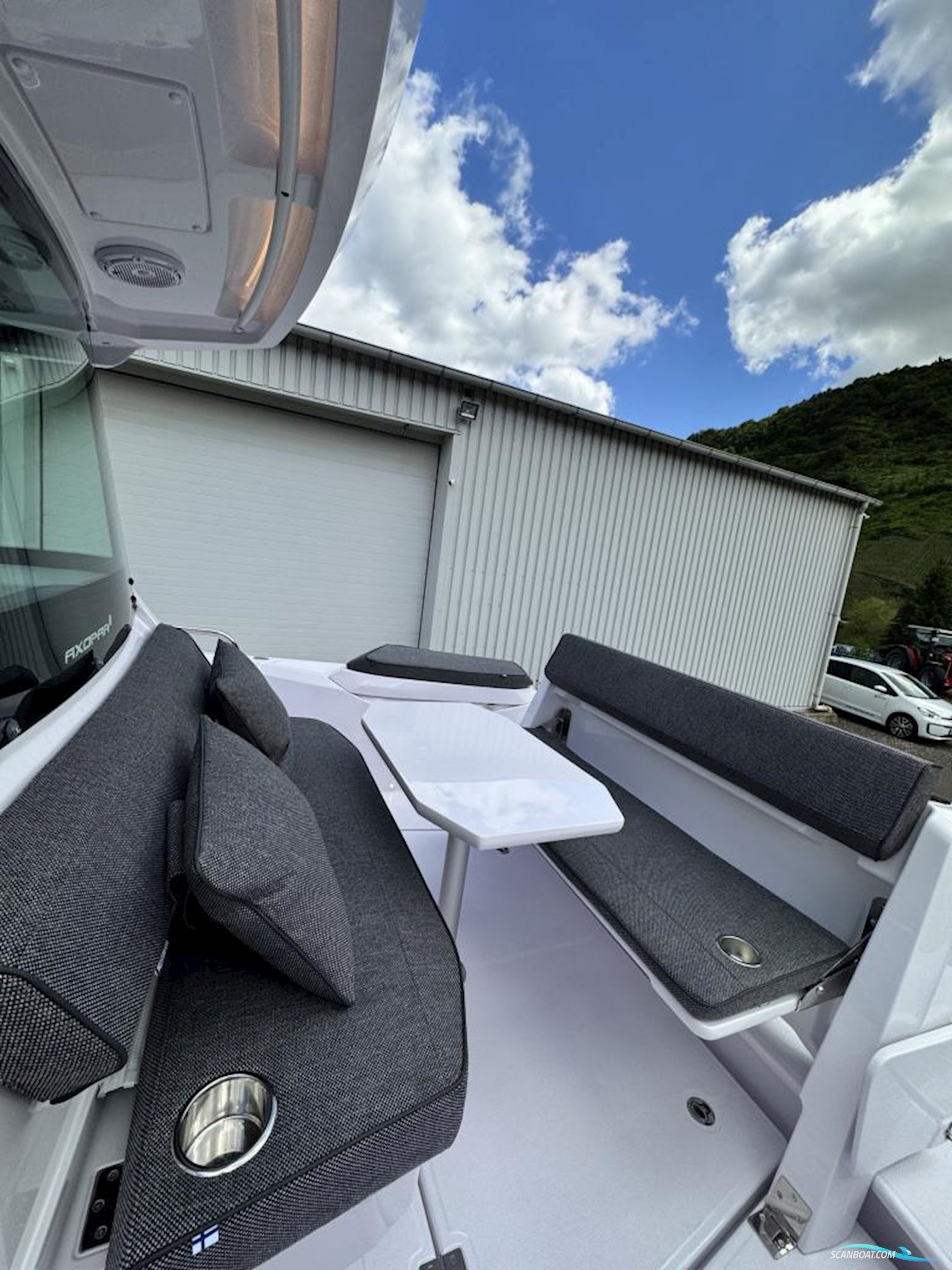 AXOPAR 29 XC Cross Cabin