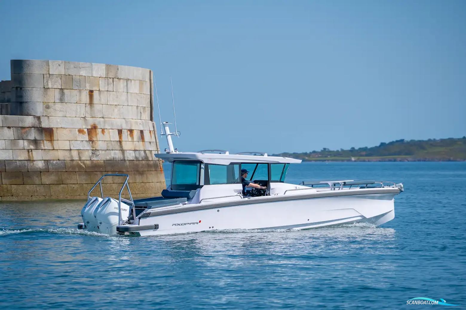 Axopar 29 XC Cross Cabin