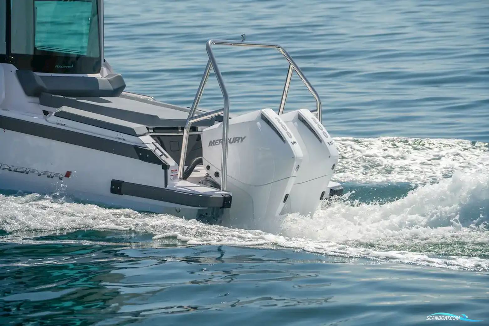 Axopar 29 XC Cross Cabin