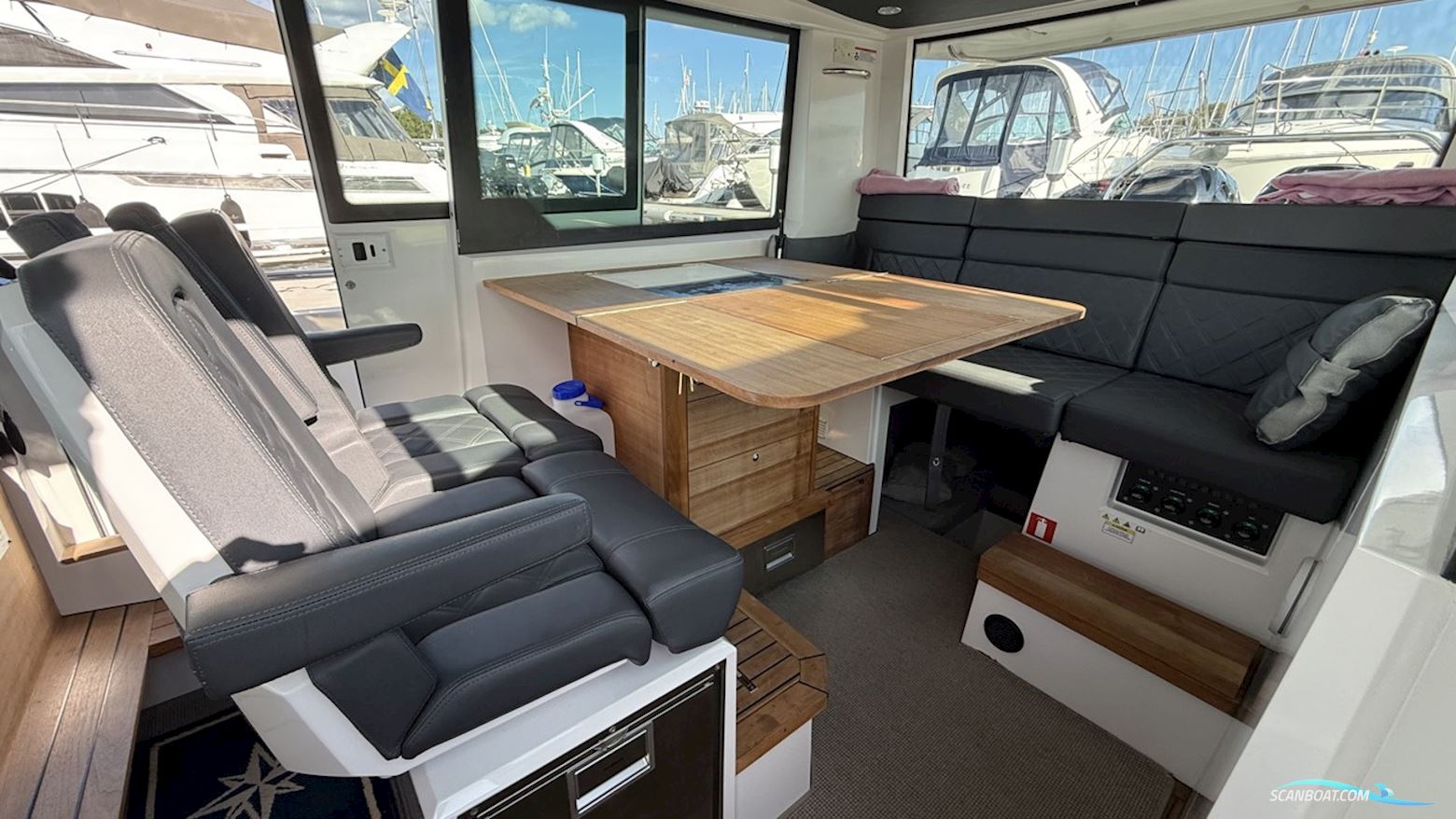 Axopar 37 Aft Cabin
