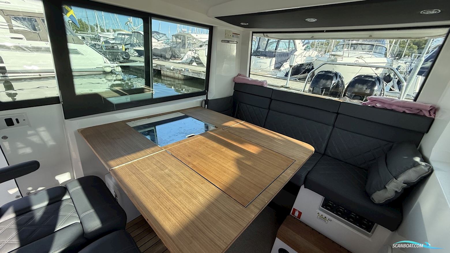 Axopar 37 Aft Cabin