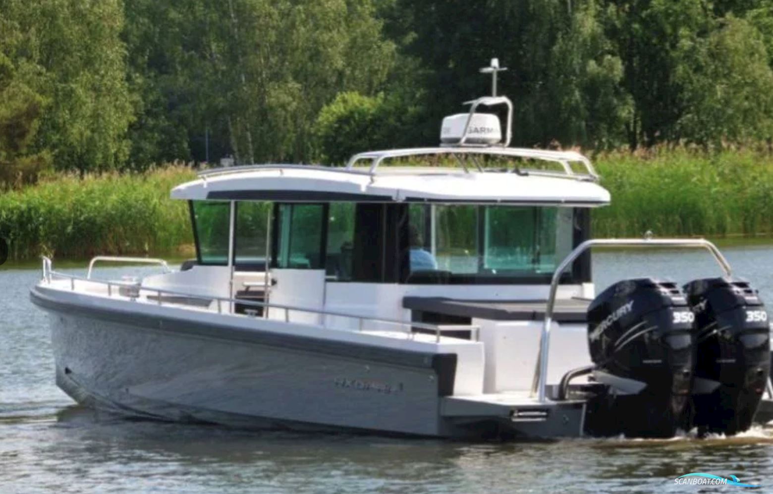 Axopar 37 Cabin Aft Cabin Motorbåt 20, med 2*Mercury 350hk motor, Sverige