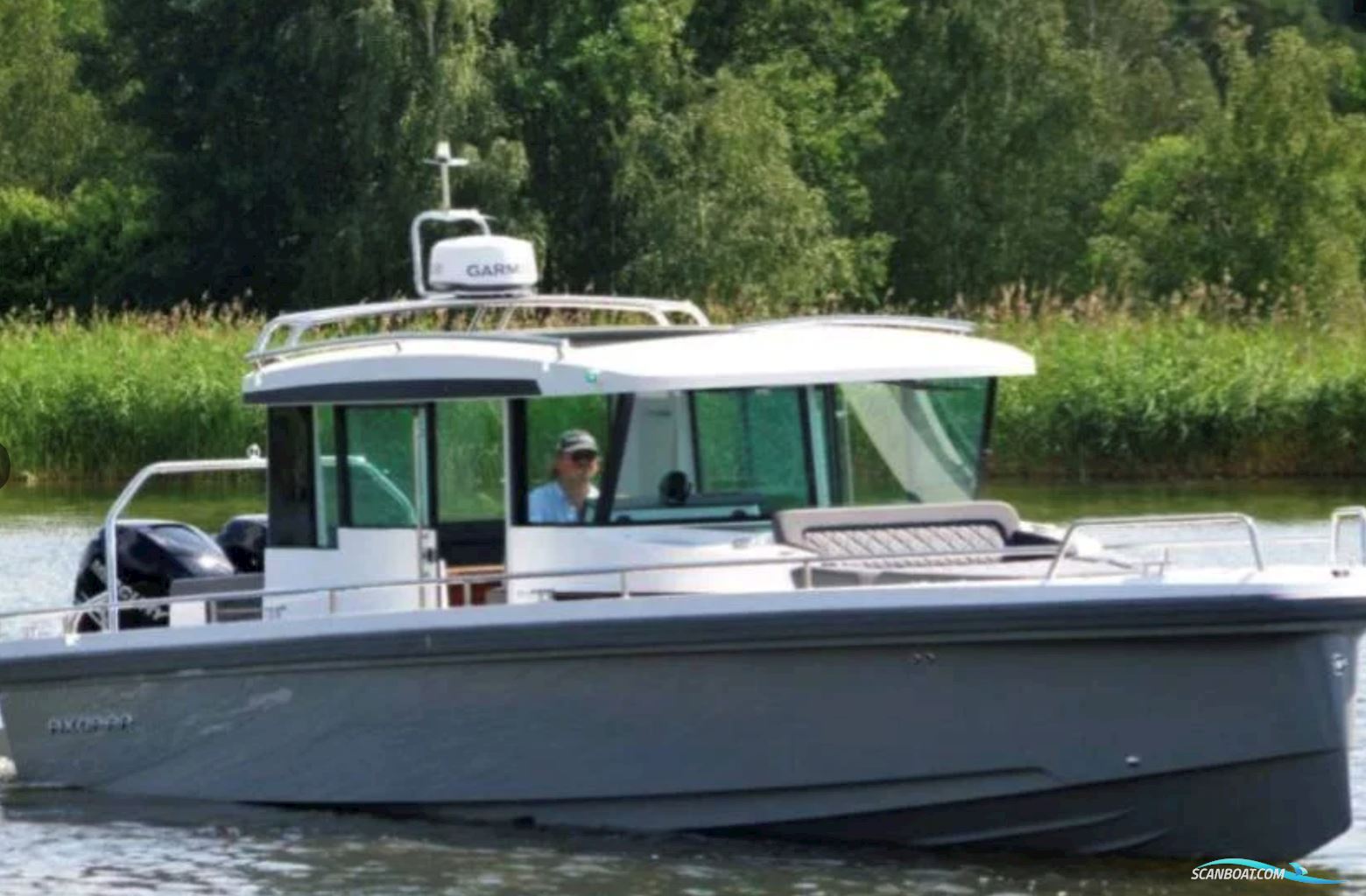 Axopar 37 Cabin Aft Cabin