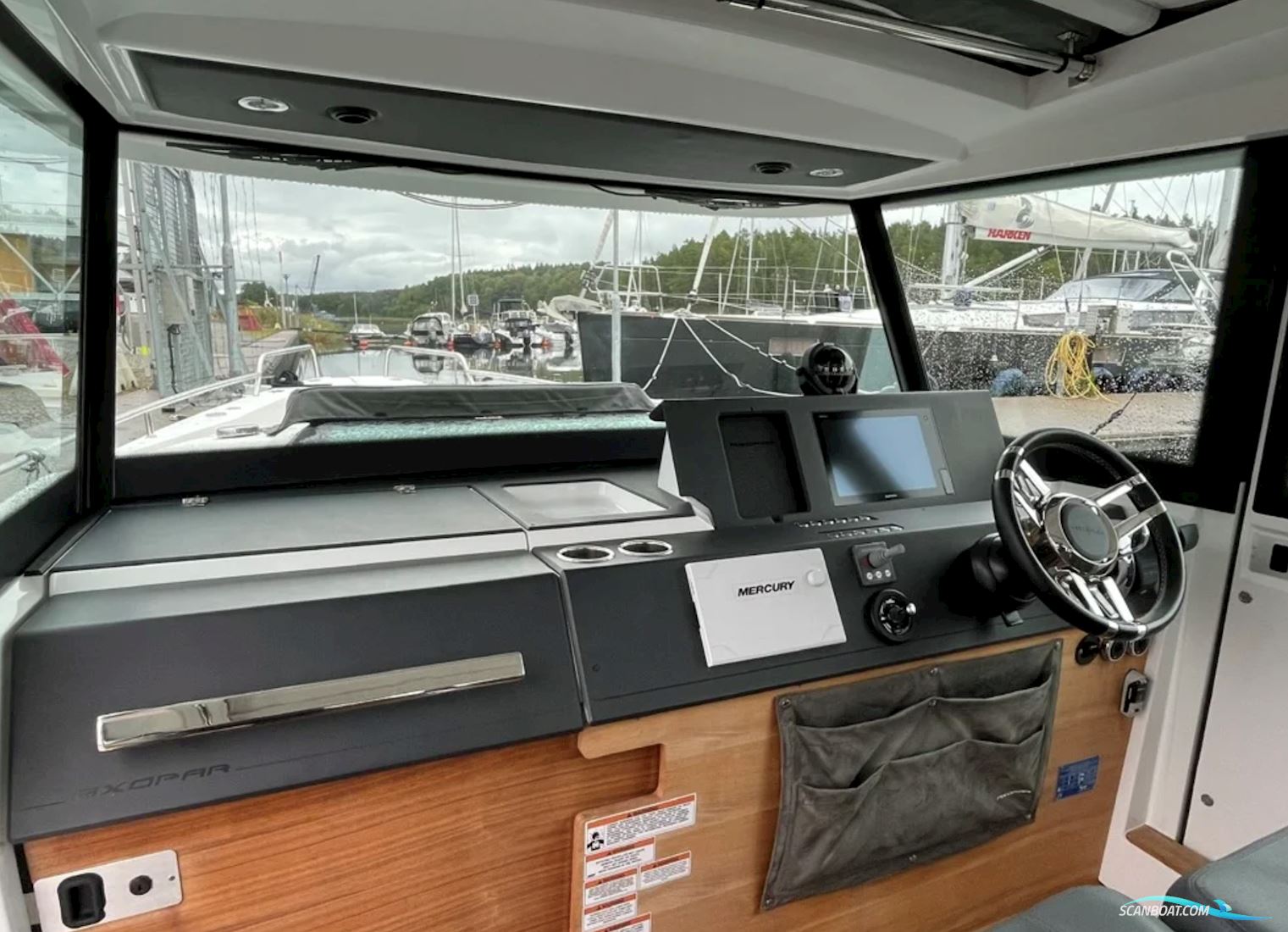 Axopar 37 Cabin Aft Cabin