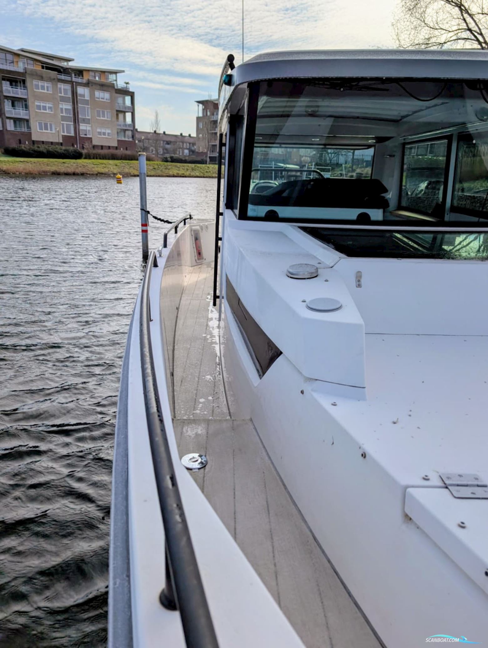 Axopar 37 Cabin