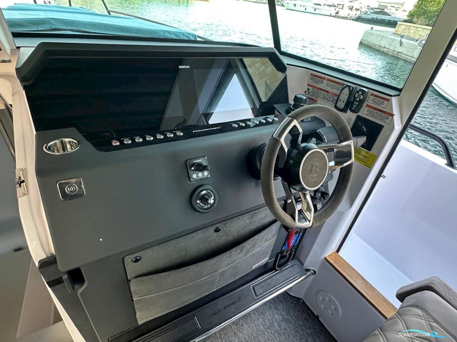 Axopar 37 Cross Cabin - Reserviert