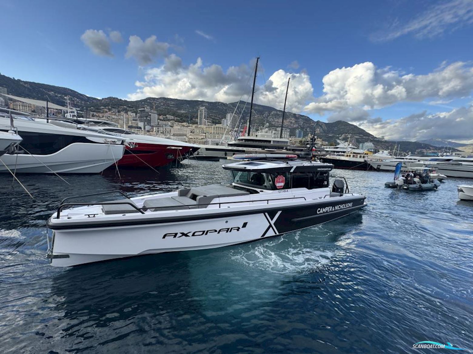 Axopar 37 Cross Cabin - Reserviert