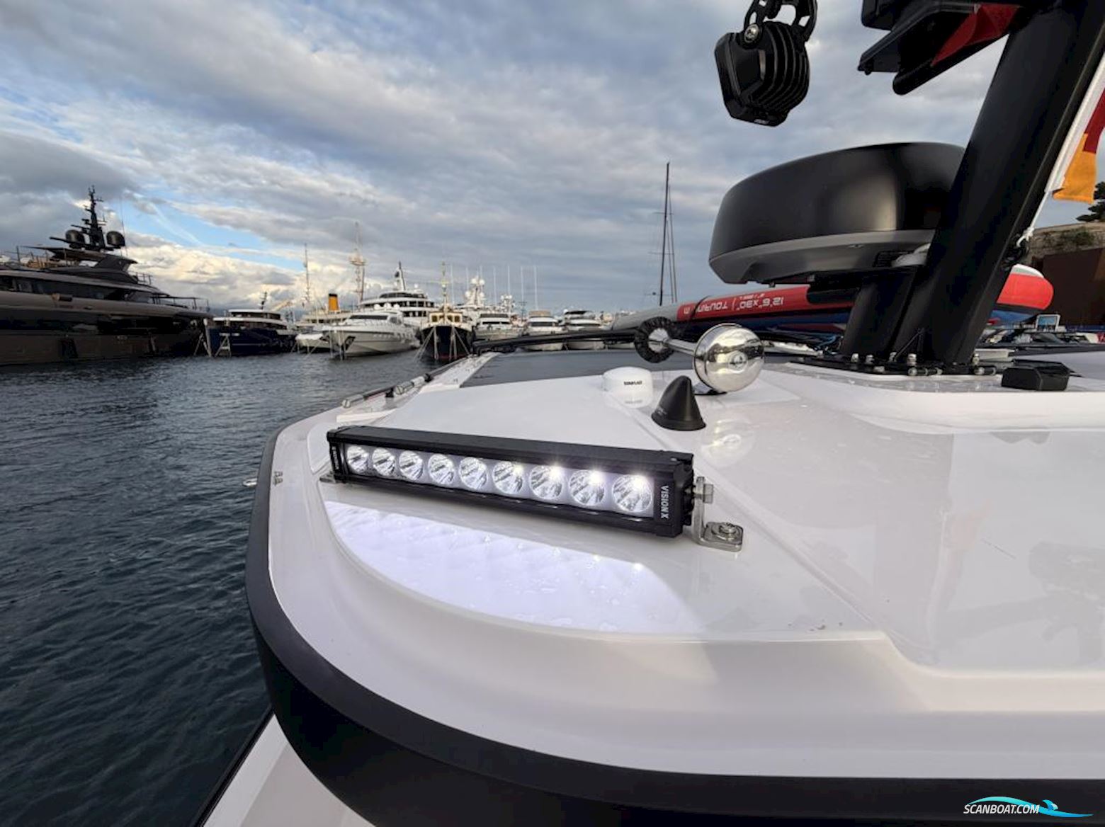 Axopar 37 Cross Cabin - Reserviert