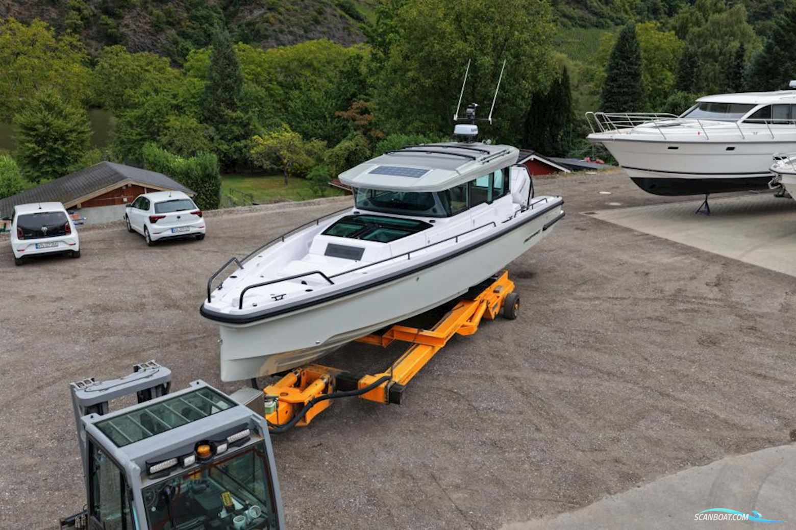 AXOPAR 37 Cross Cabin - U-Sofa