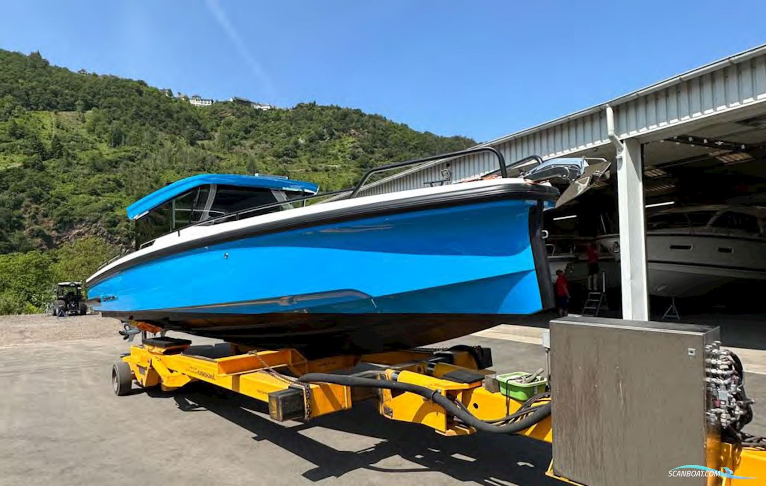 AXOPAR 37 Cross Cabin BRABUS Line