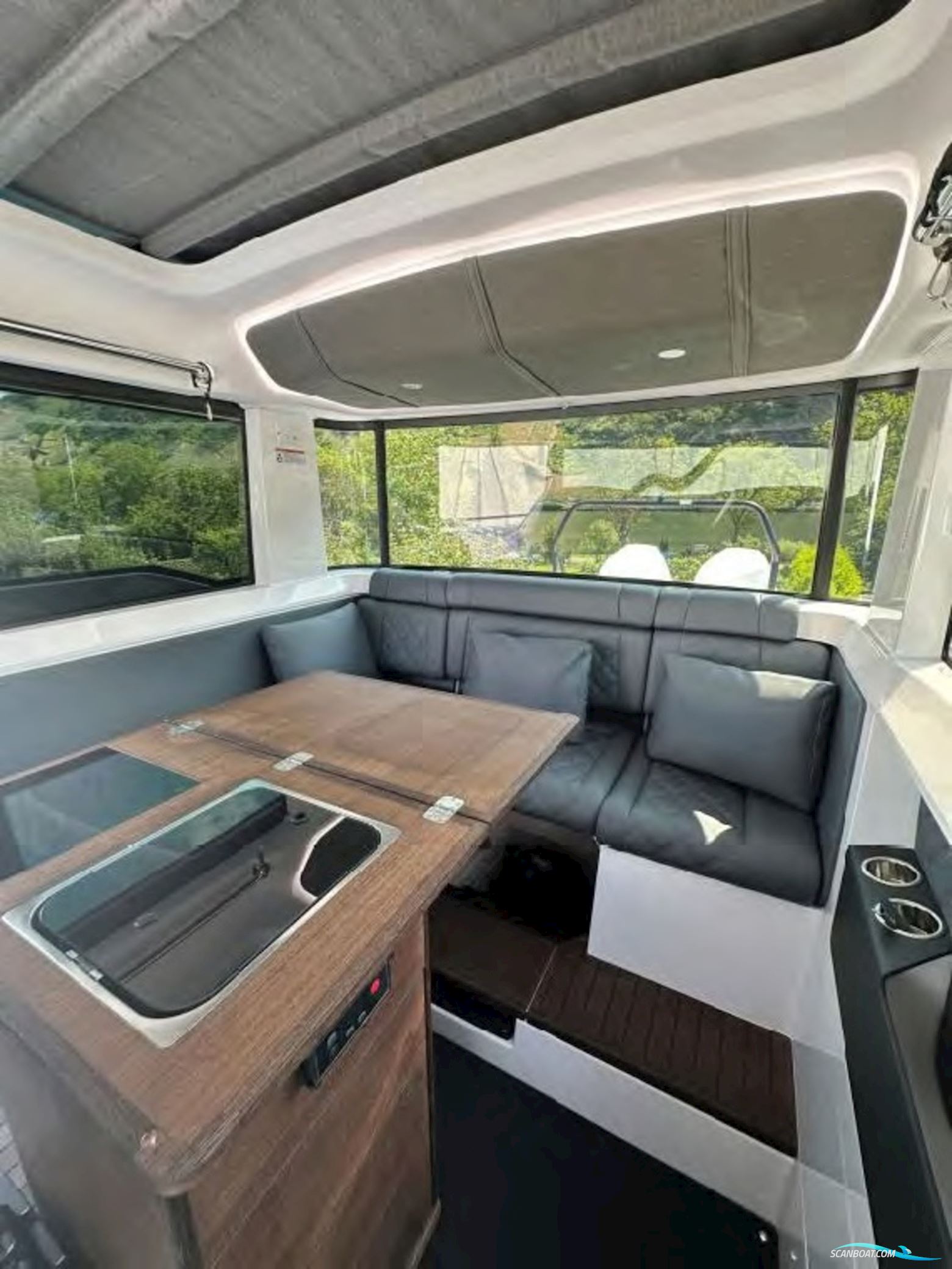 AXOPAR 37 Cross Cabin BRABUS Line