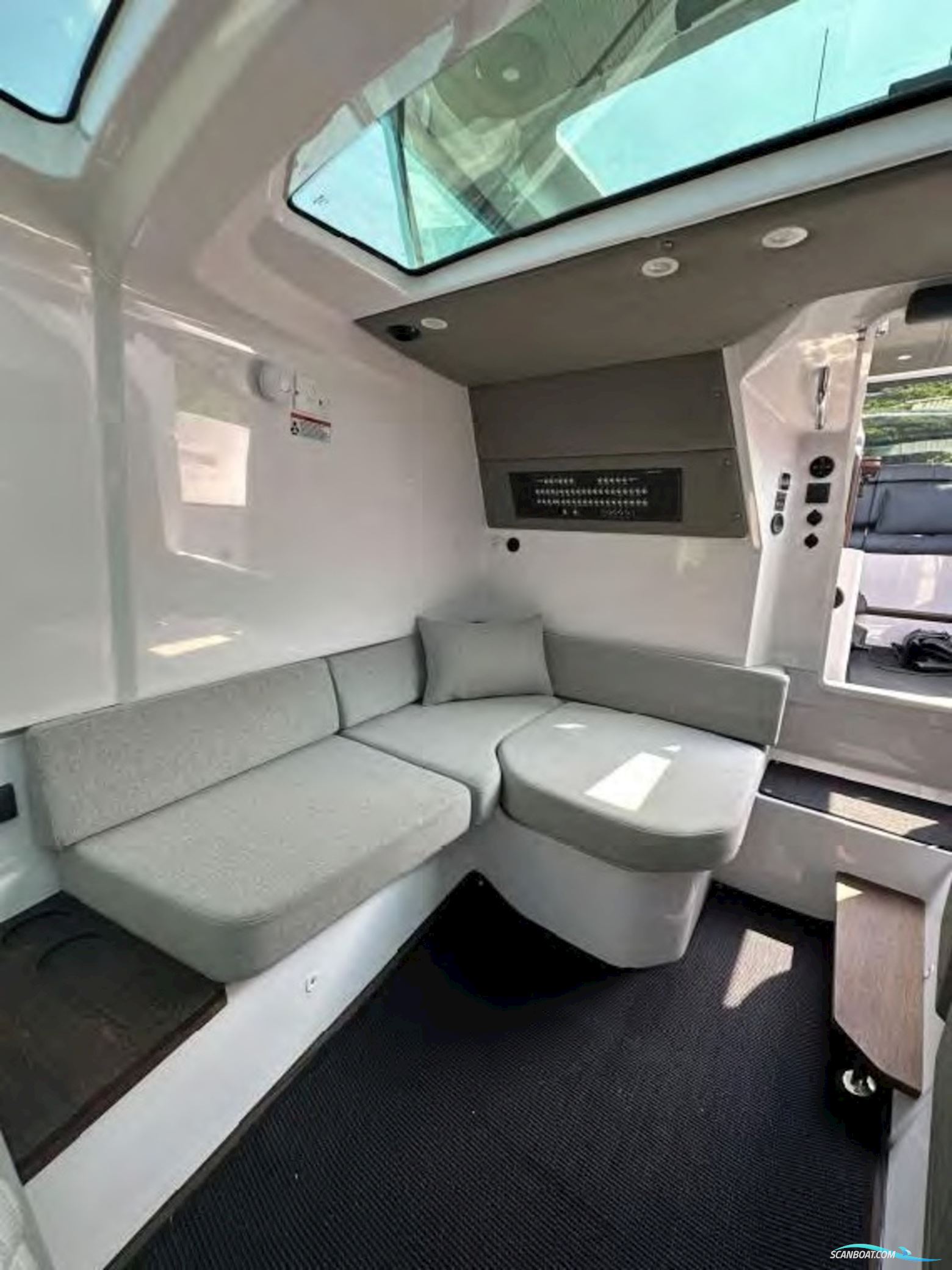 AXOPAR 37 Cross Cabin BRABUS Line
