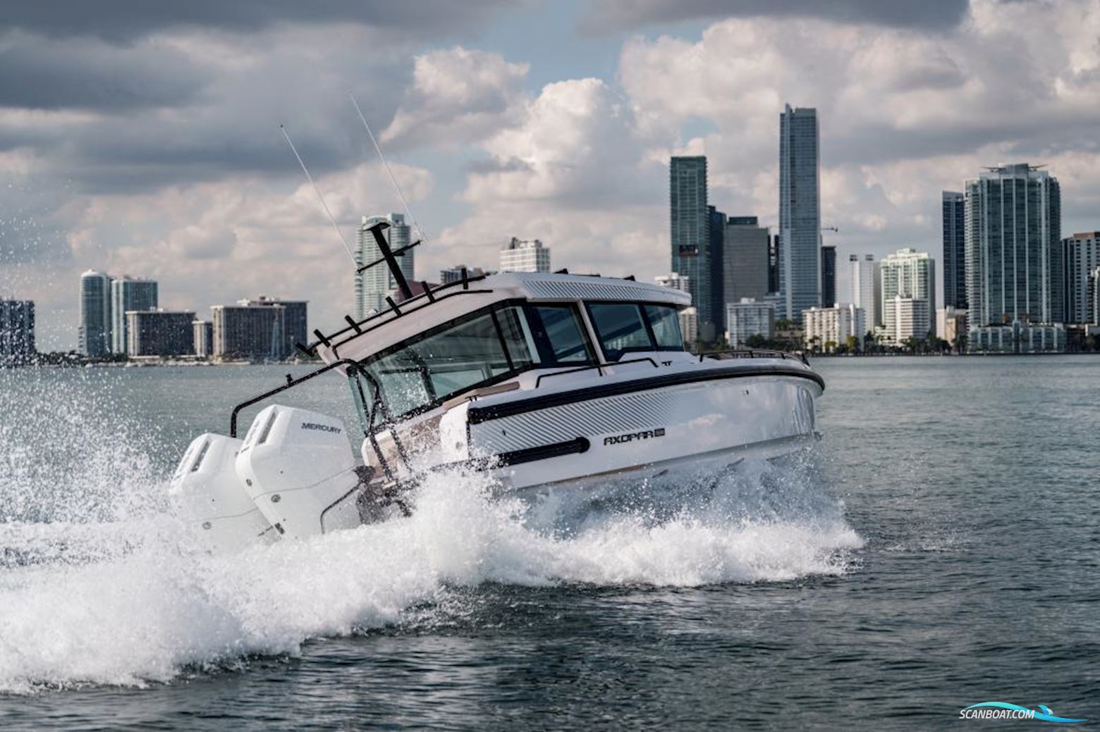 AXOPAR 37 Cross Cabin