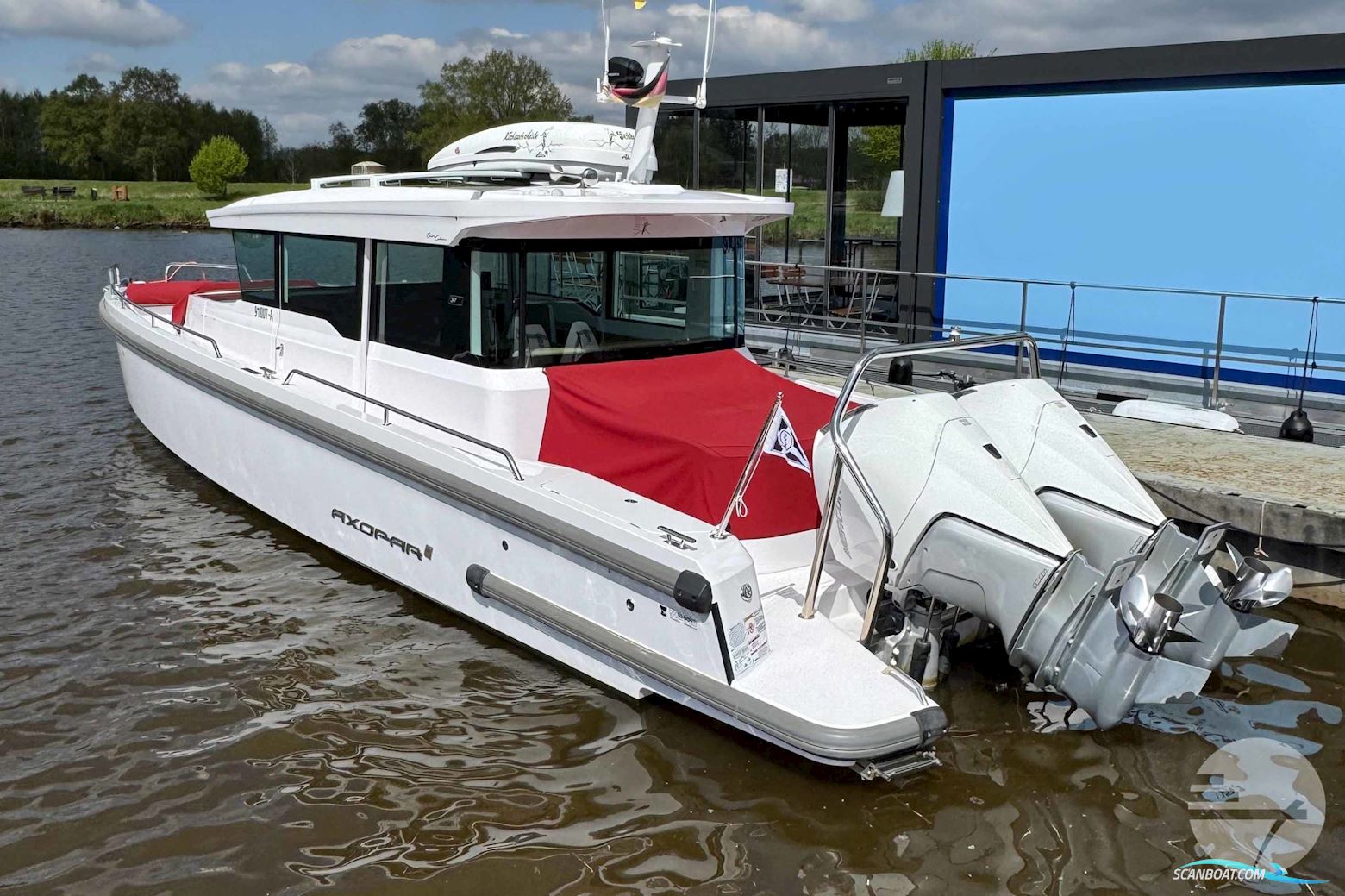 AXOPAR 37 Cross Cabin