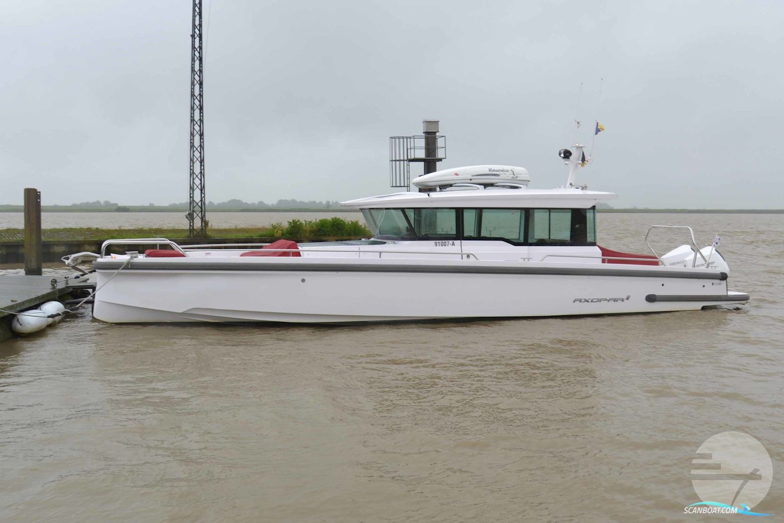 AXOPAR 37 Cross Cabin