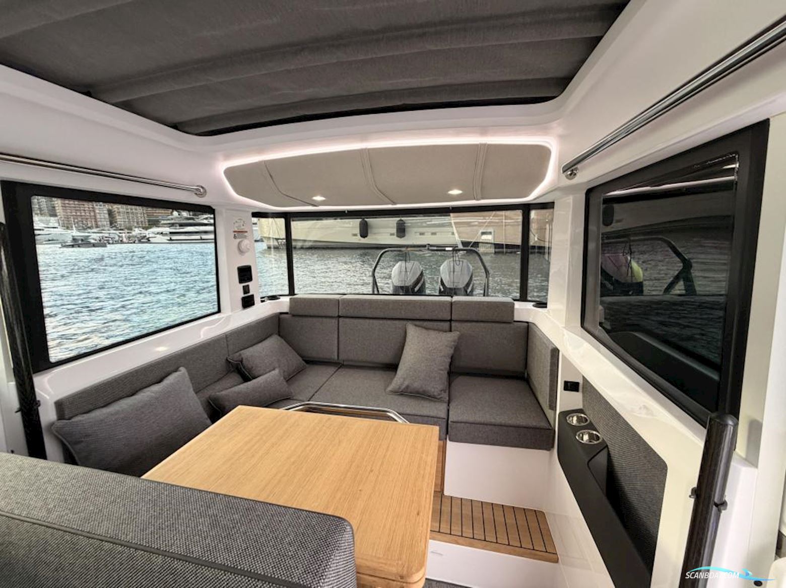 AXOPAR 37 Cross Cabin