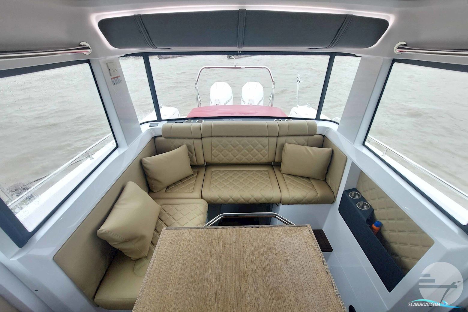 Axopar 37 Cross Cabin