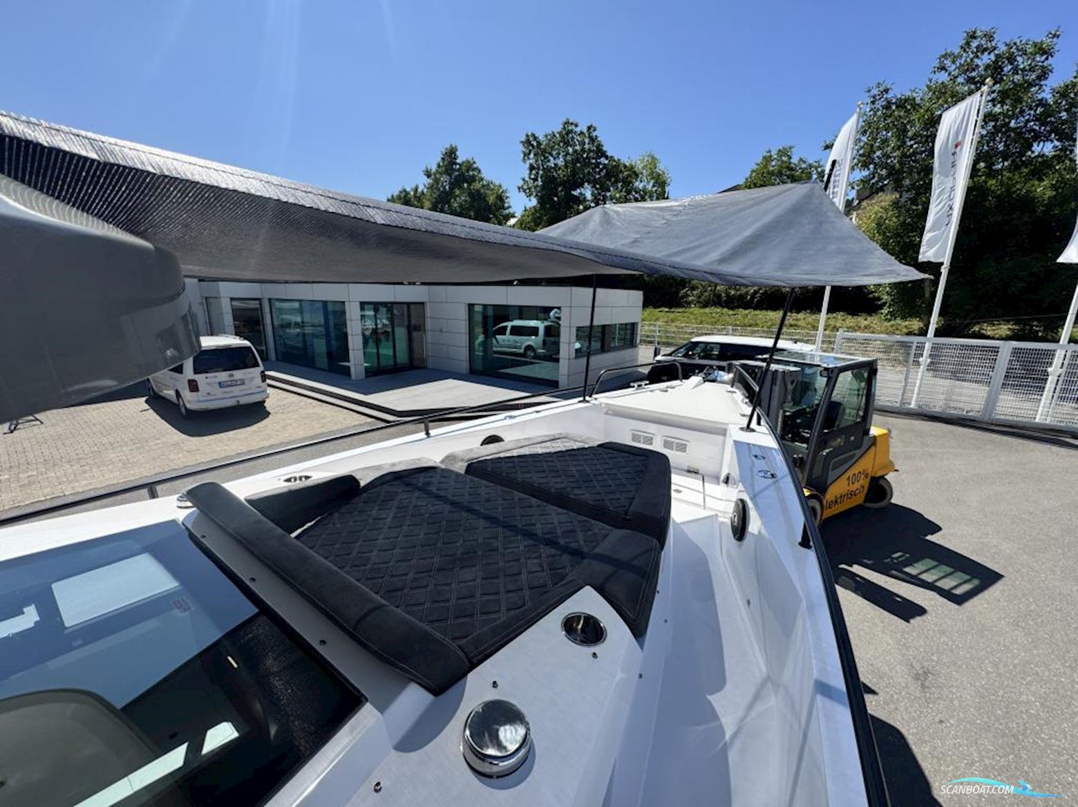 AXOPAR 37 Cross Cabin