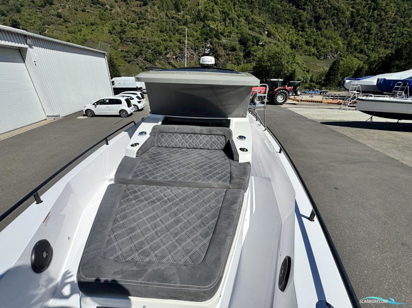 AXOPAR 37 Cross Cabin