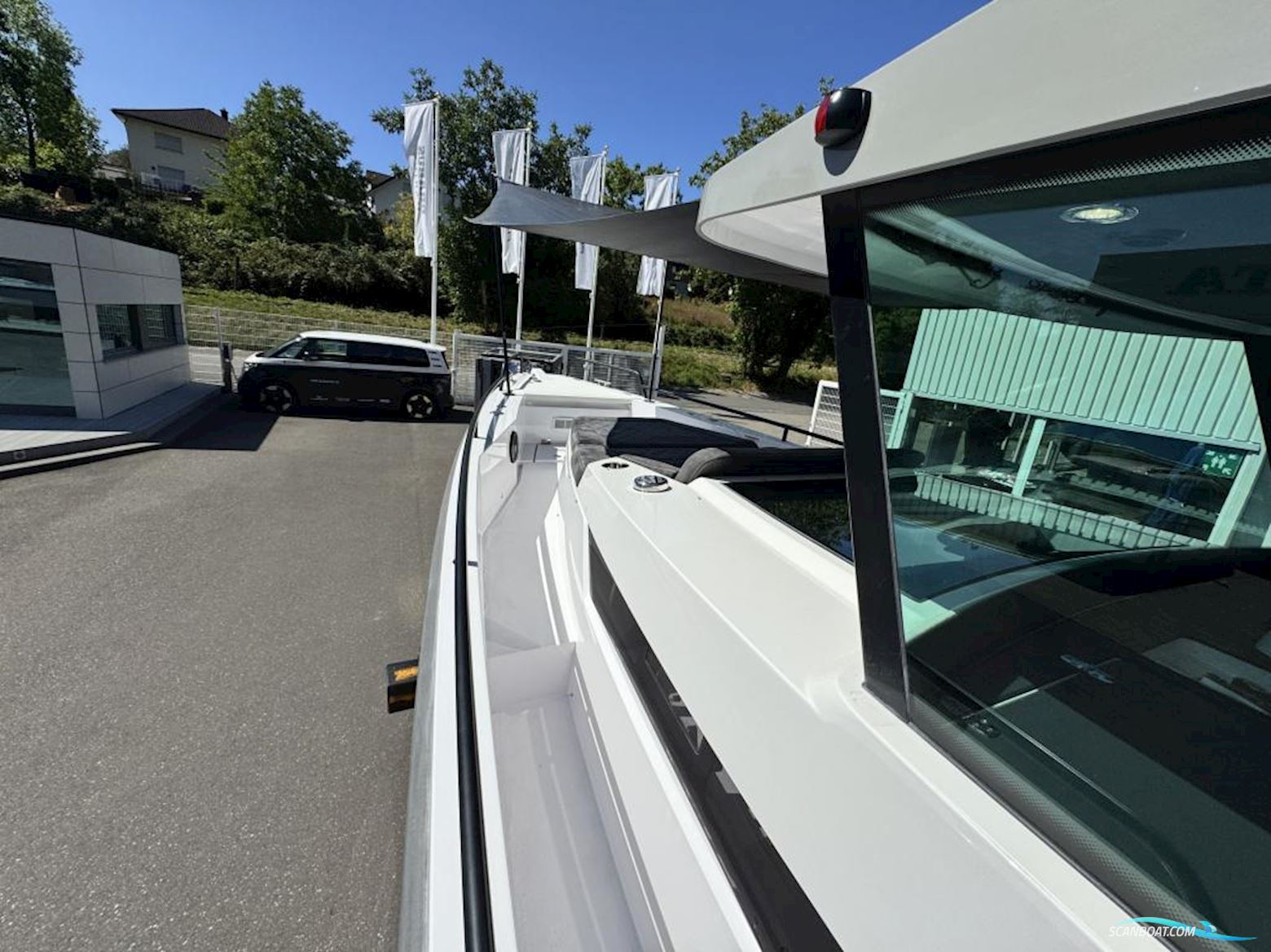 AXOPAR 37 Cross Cabin