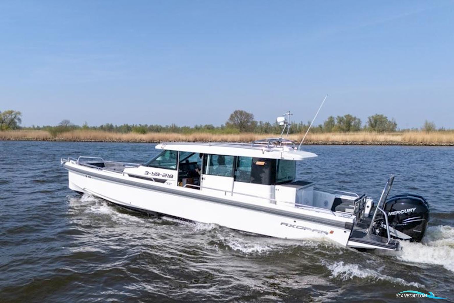 AXOPAR 37 Sports Cabin