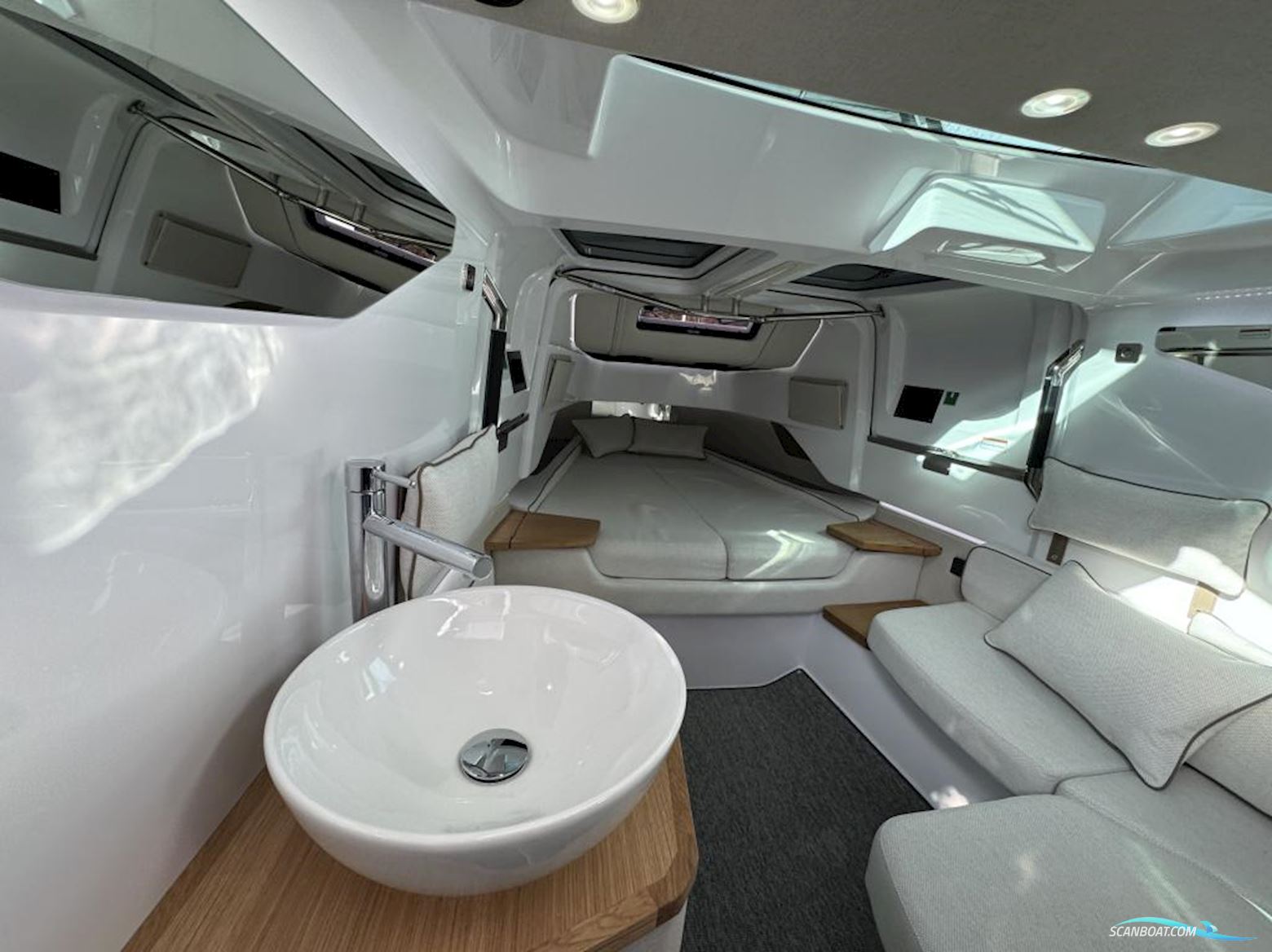 AXOPAR 37 Sun Top - Iconic Edition