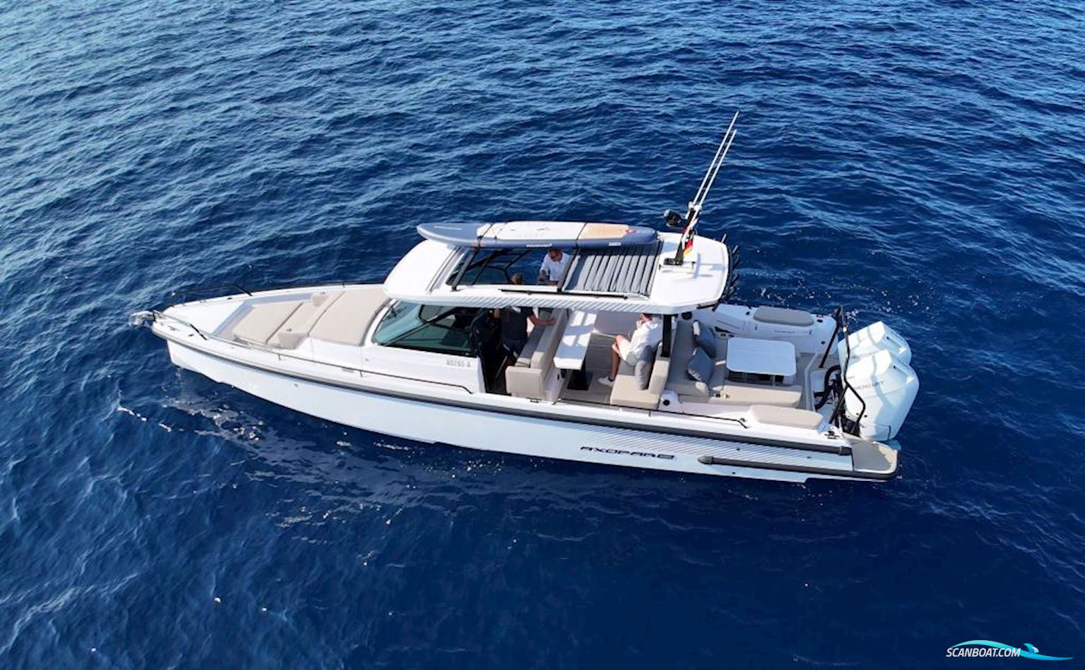 Axopar 37 Sun Top - U Sofa Motorbåt 2024, med Mercury motor, Frankrike