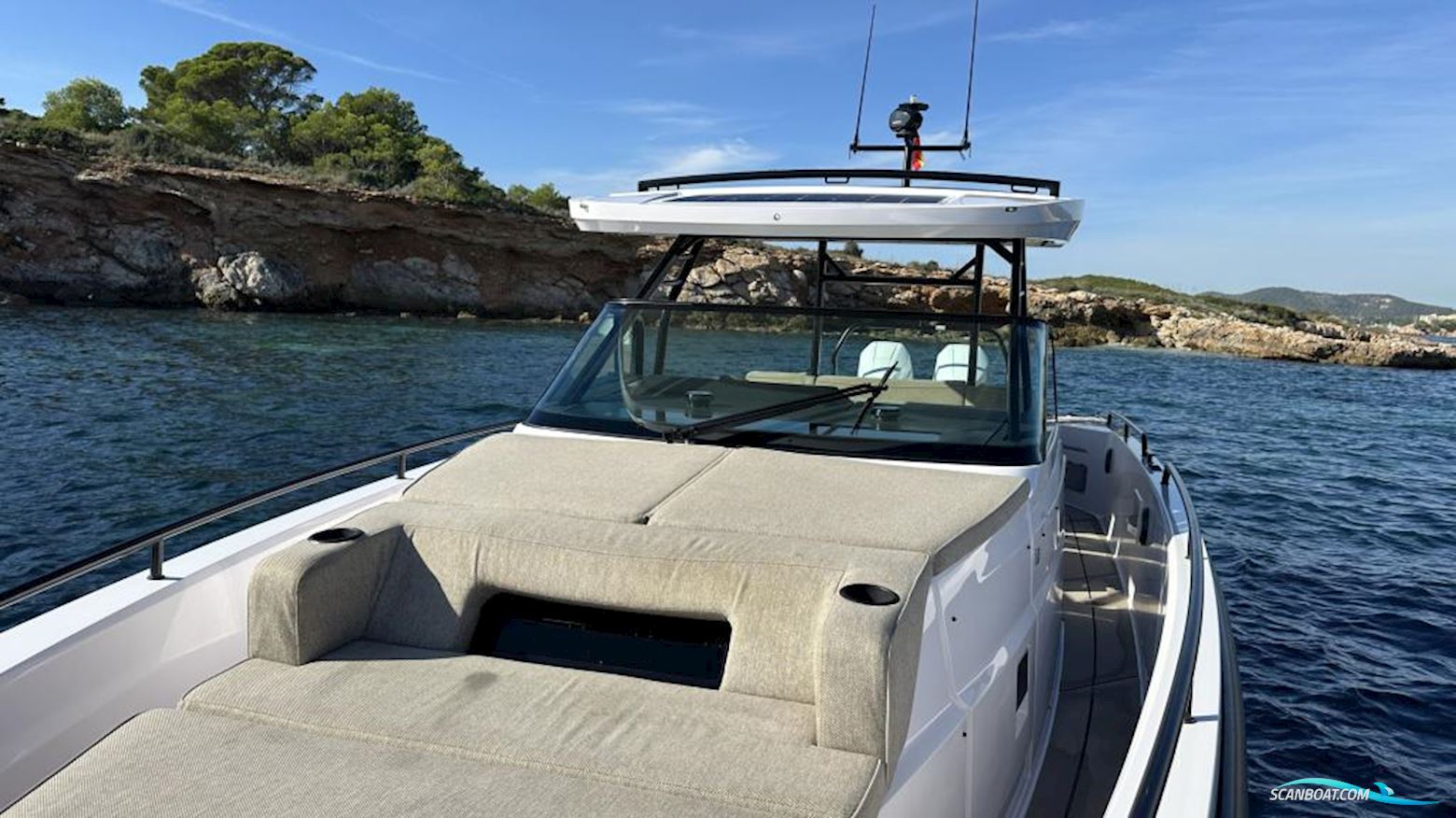 Axopar 37 Sun-Top